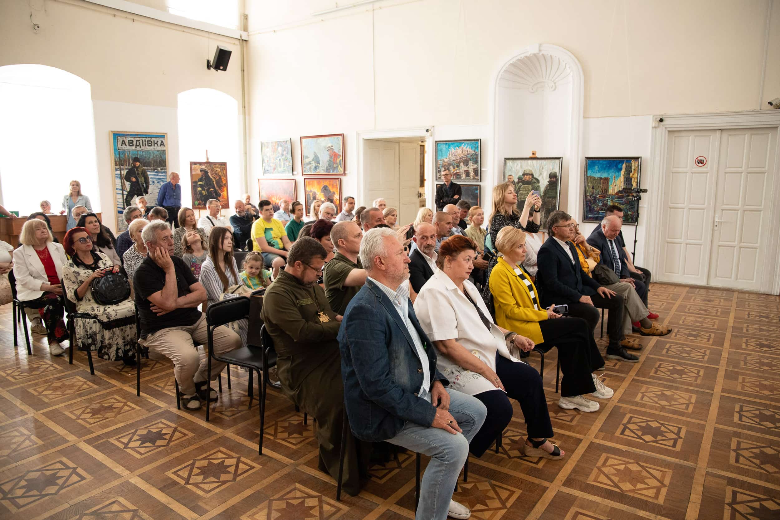 В Ужгороді – персональна виставка народного художника України Віктора Ковтуна