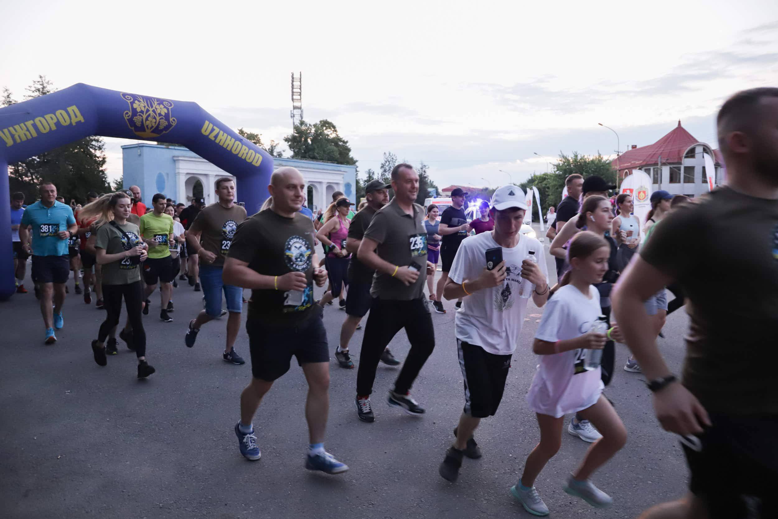 90 тисяч 535 гривень зібрали під час благодійного забігу «Uzhhorod Night Run»