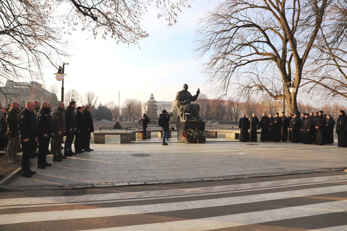 Сьогодні Україна відзначає День Соборності та 105-у річницю проголошення Акту злуки УНР та ЗУНР