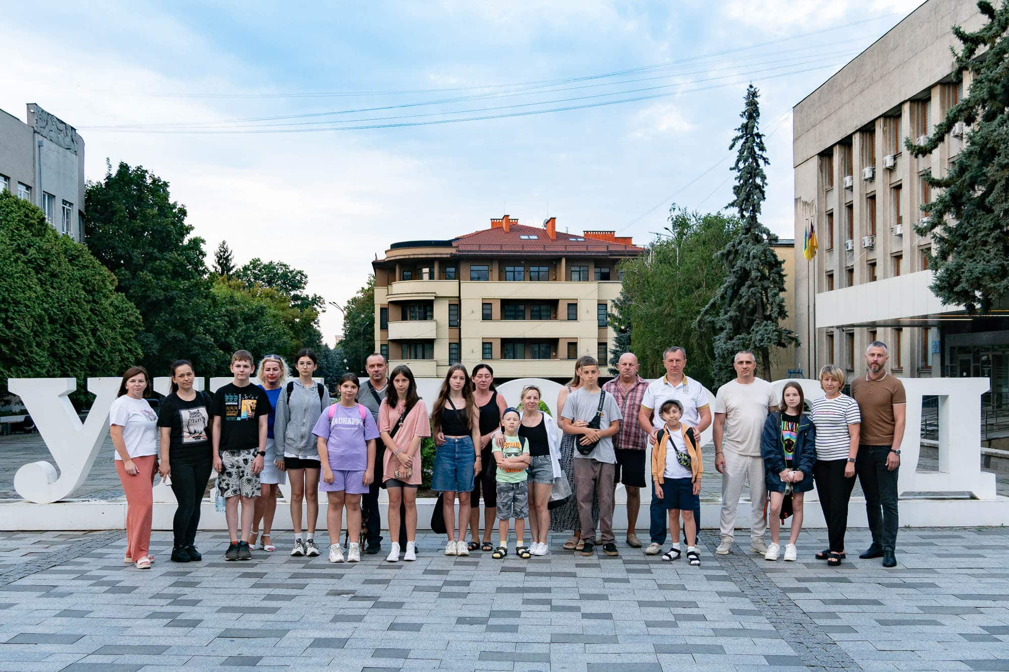 Діти захисників з Ужгорода вирушили сьогодні на відпочинок до Угорщини