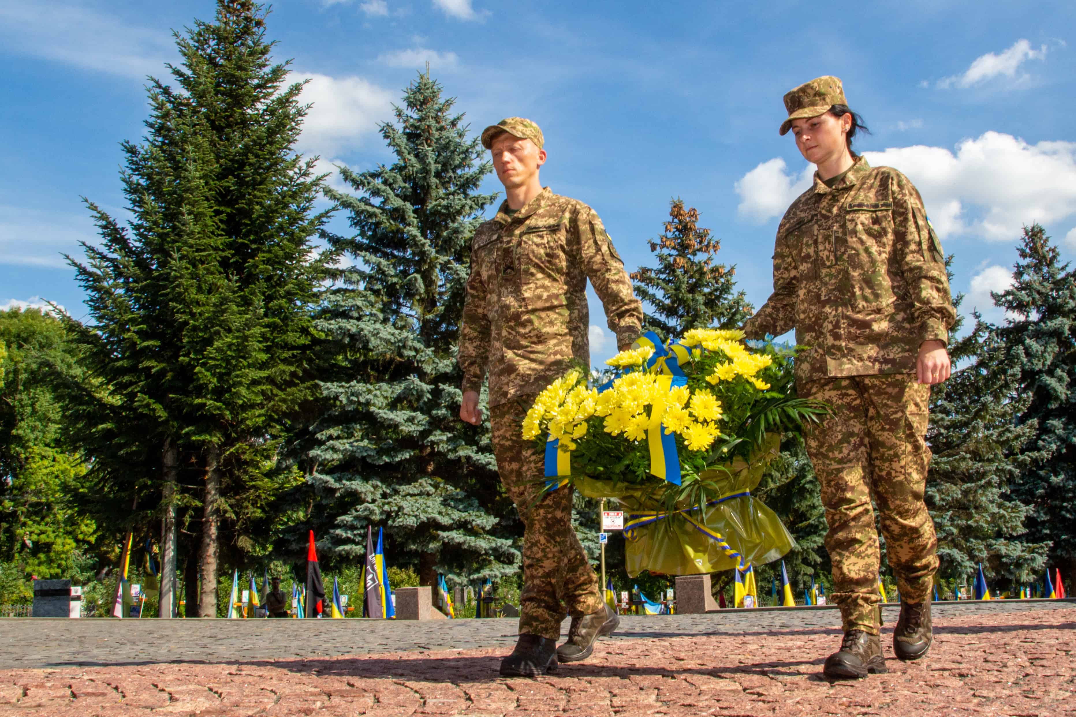 1131-у річницю з часу першої писемної згадки відзначає Ужгород. Із цієї нагоди в обласній філармонії провели загальноміське Віче, під час якого вшанували полеглих захисників