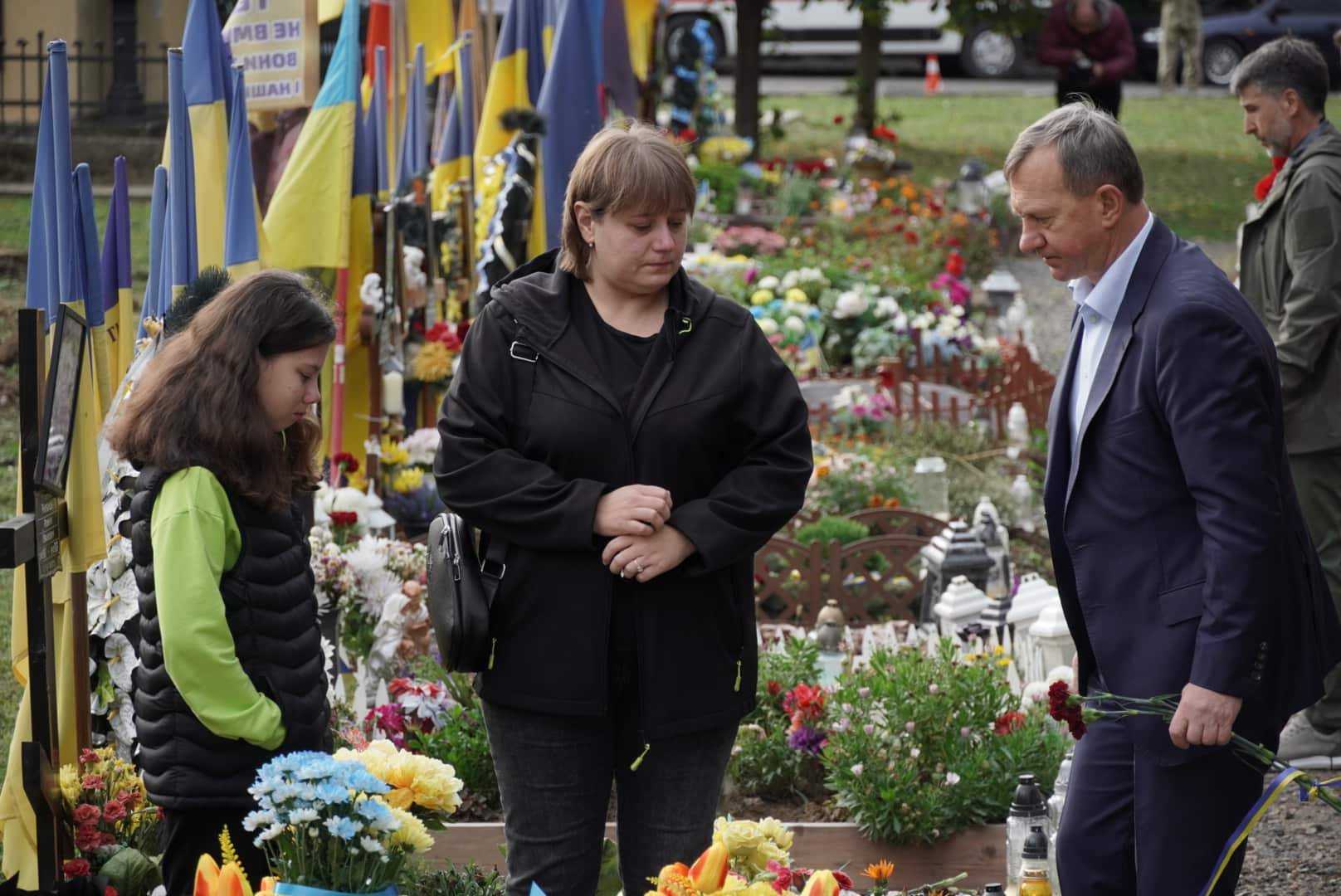 В Ужгороді вшанували памʼять полеглих захисників (ФОТО)