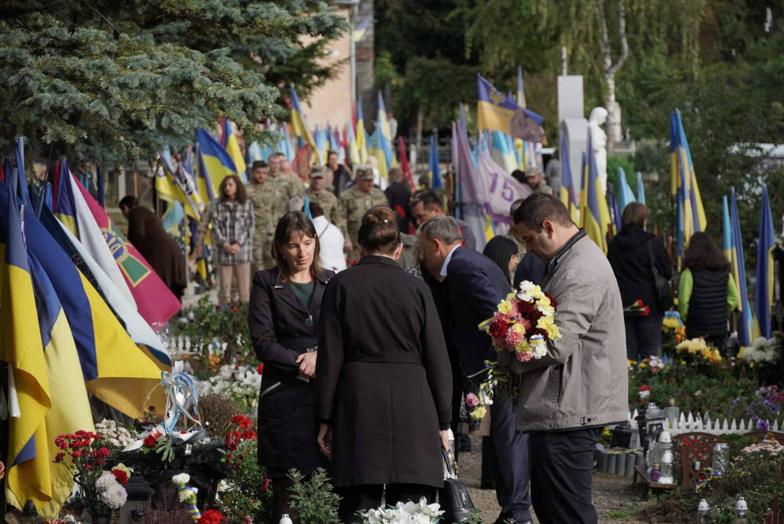 В Ужгороді вшанували памʼять полеглих захисників (ФОТО)