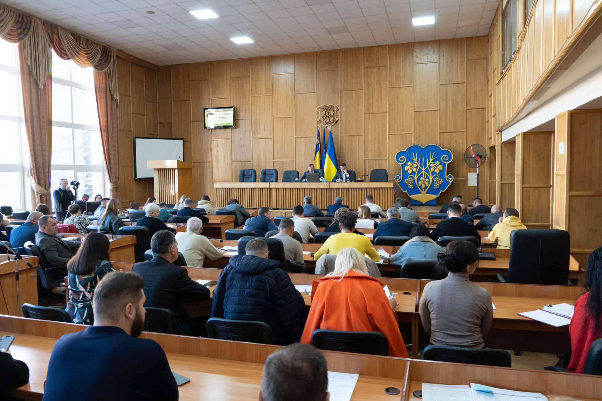 Піддтримка ЗСУ, матеріальна допомога родинам загиблих та зниклих безвісти захисників – відбулася сесія Ужгородської міської ради