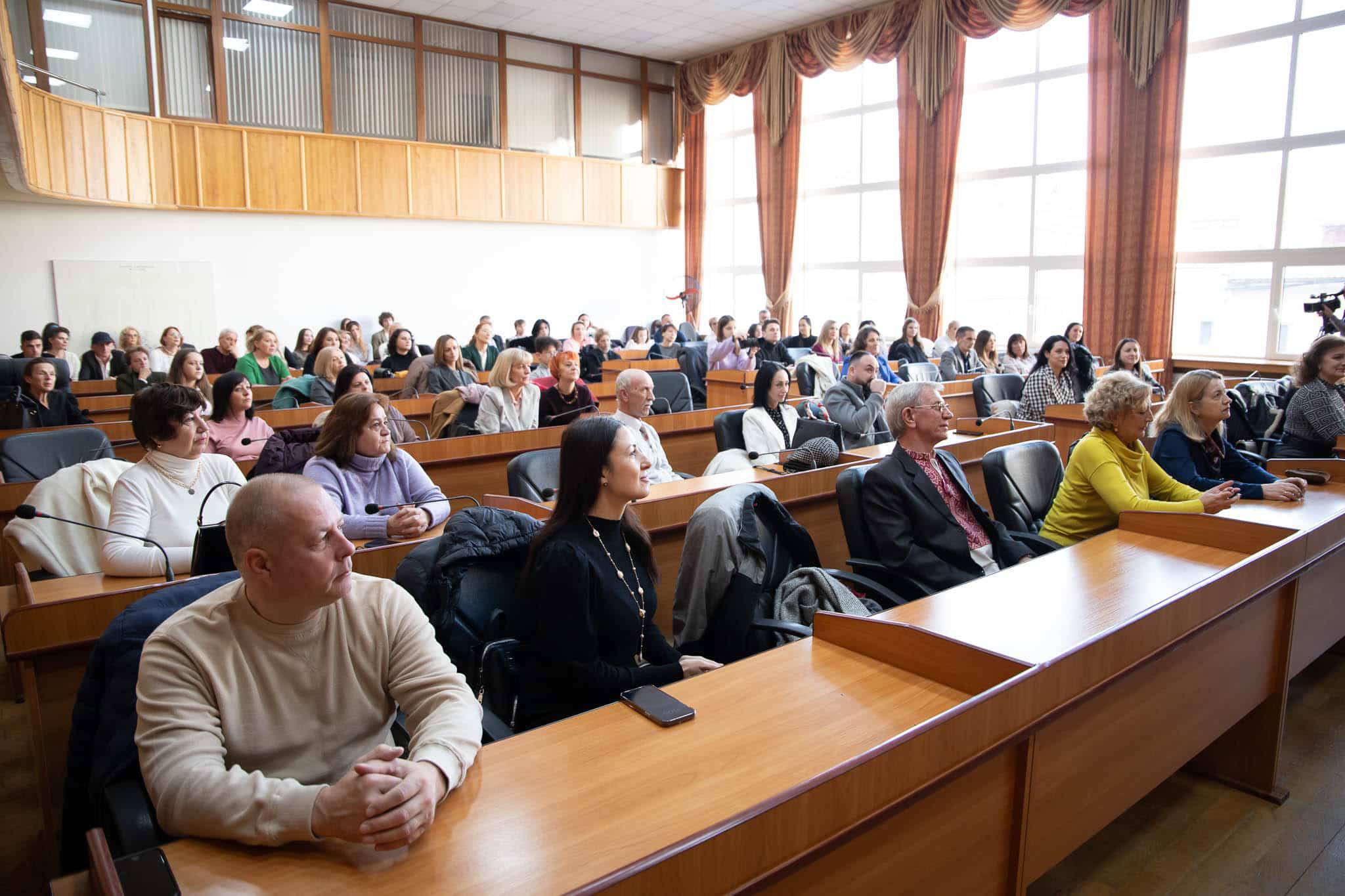 Працівників культури та майстрів народного мистецтва нагородили в Ужгородській міській раді