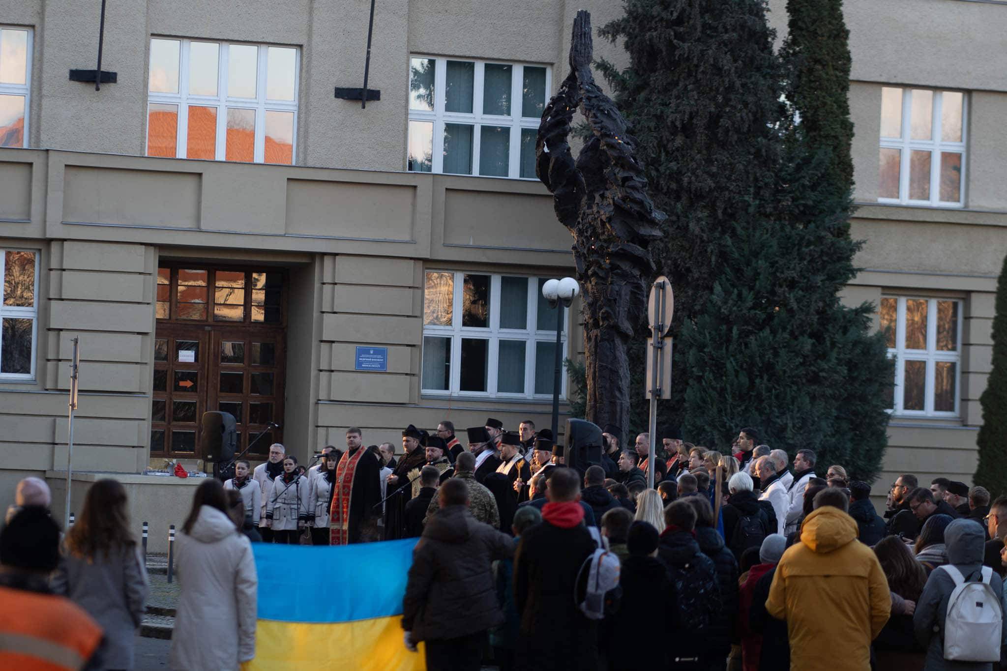 В Ужгороді вшанували пам'ять жертв Голодоморів