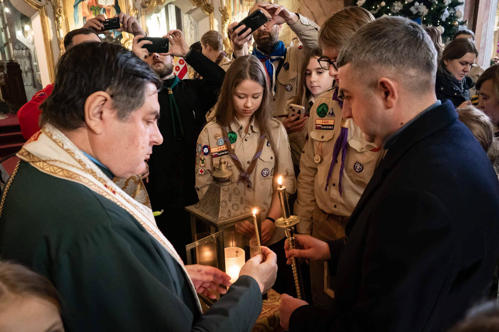 Цьогоріч Ужгород став першим містом, яке прийняло Вифлеємський вогонь миру