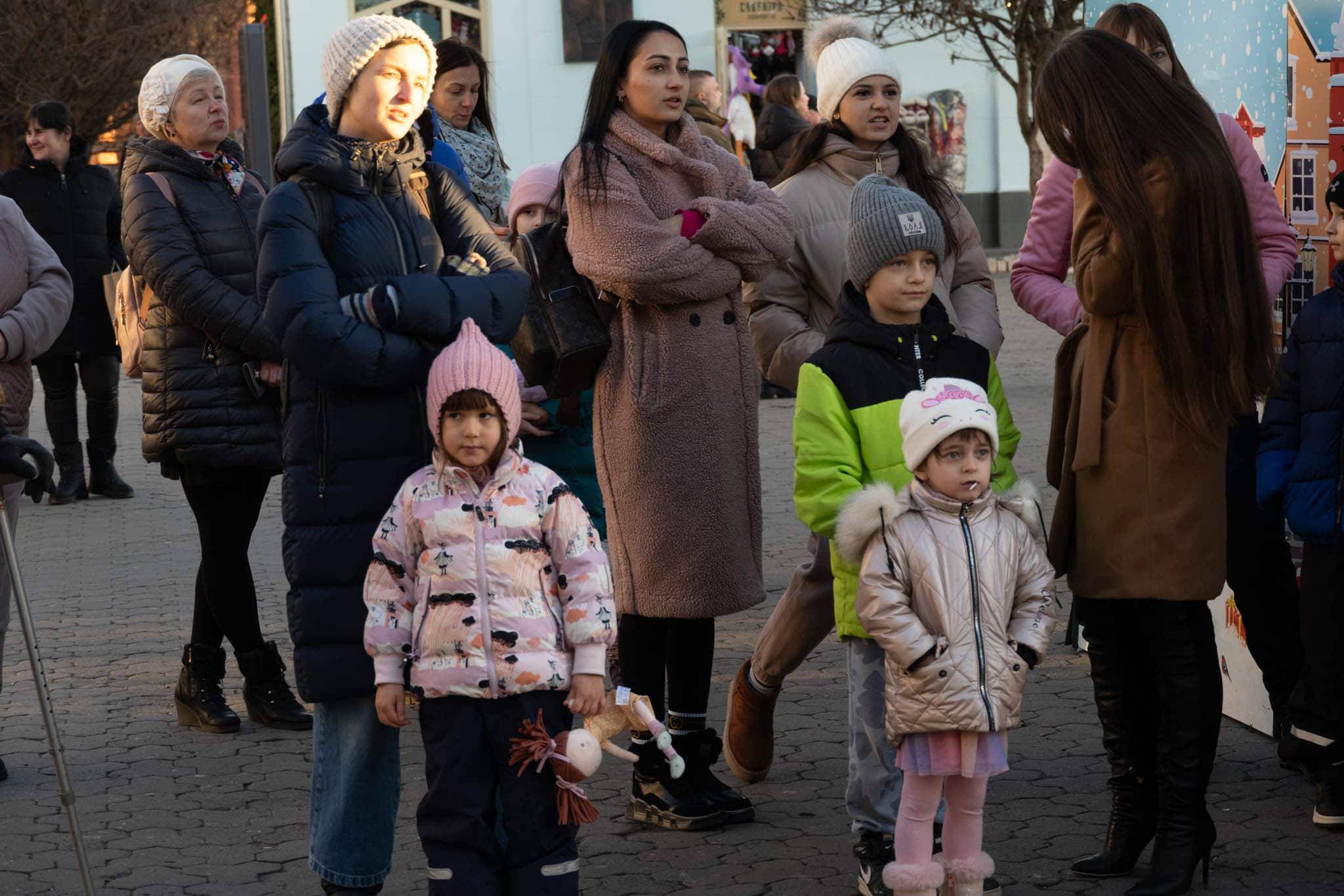 Благодійна колядницька хода в Ужгороді.  Народні колективи міста вітають із Різдвом Христовим!