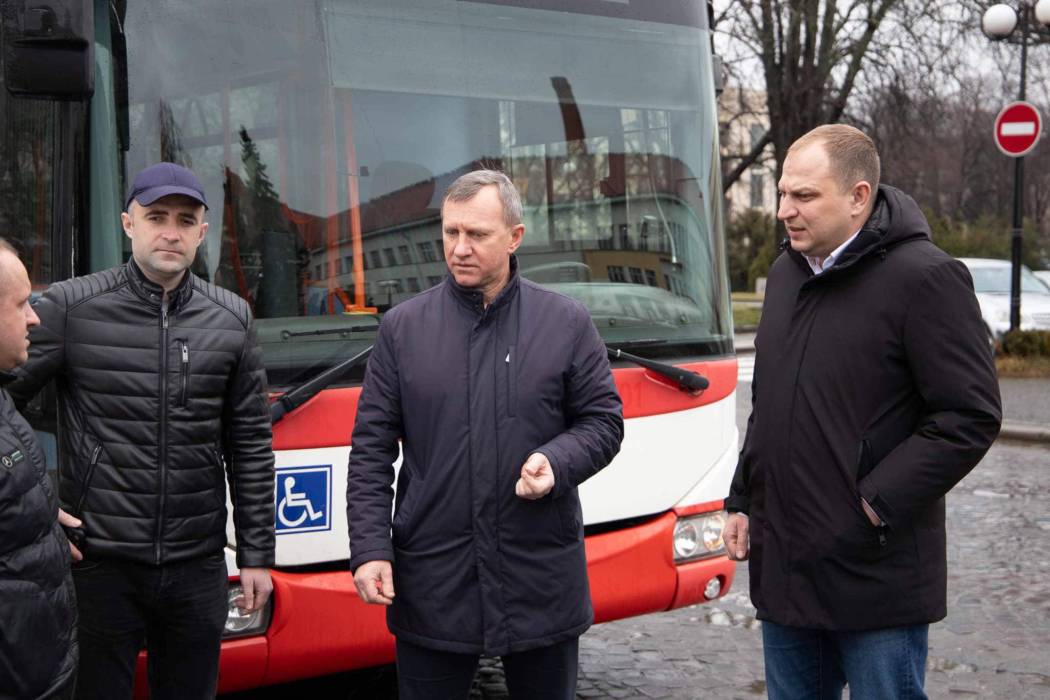 Два автобуси – подарунок Ужгороду від чеського міста Брно – прибули до обласного центру Закарпаття