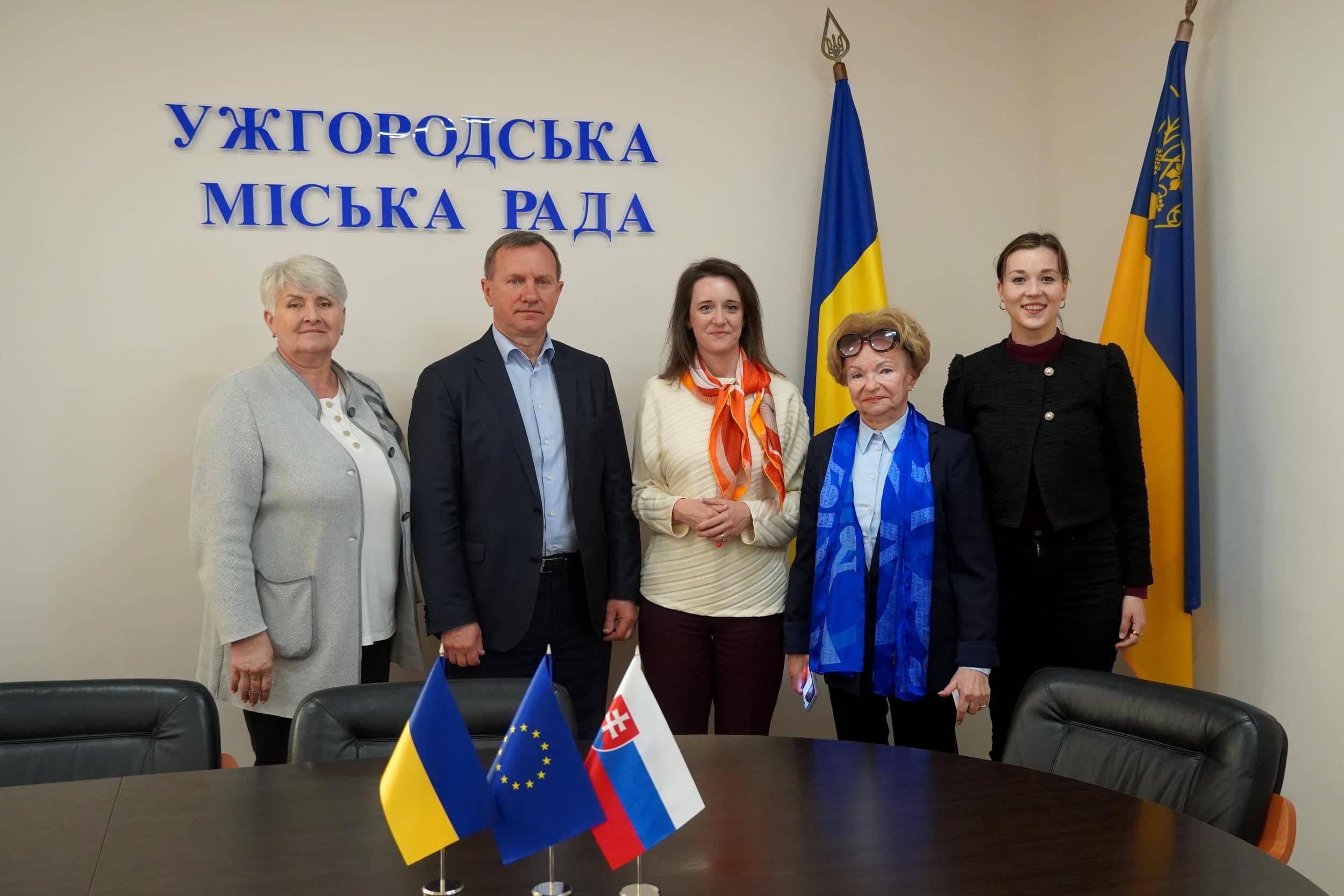 Міський голова Ужгорода Богдан Андріїв зустрівся з депутаткою Європарламенту Любіцею Карвашовою