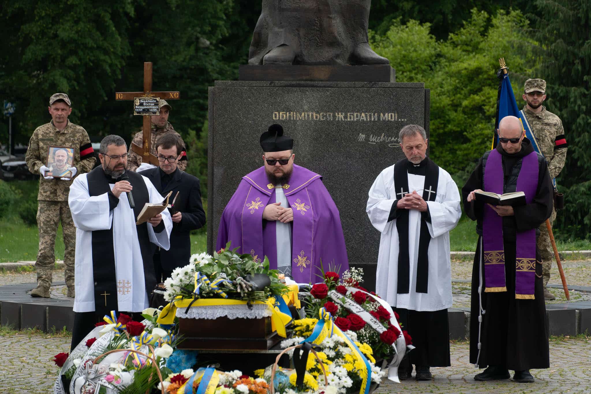 В Ужгороді попрощалися із 50-річним солдатом Віктором Зацариніним