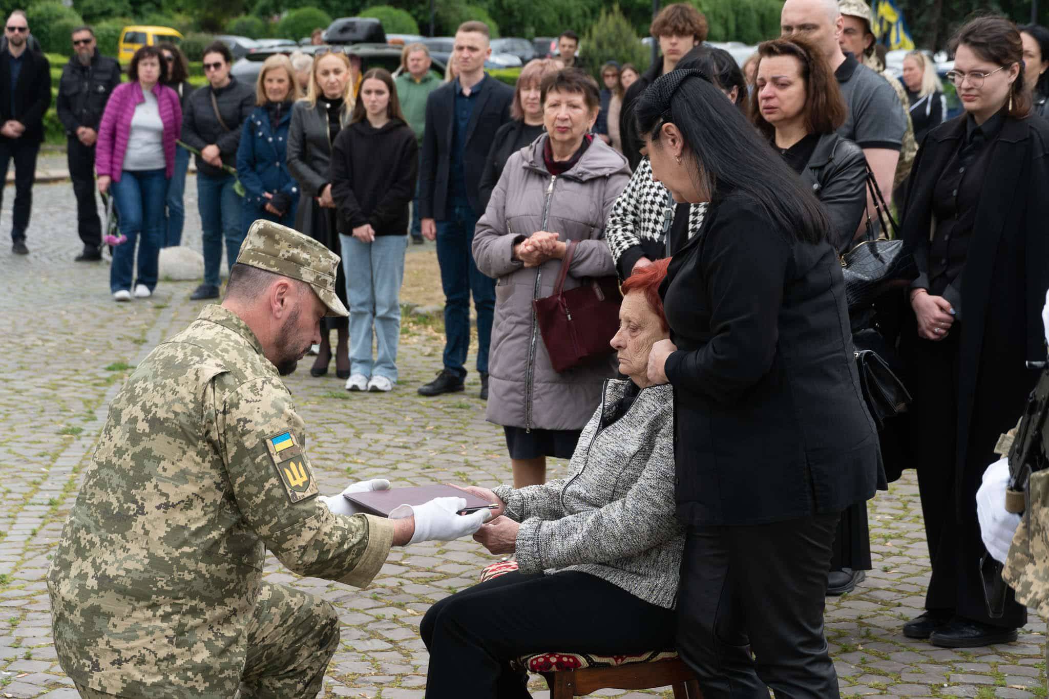 В Ужгороді попрощалися із 50-річним солдатом Віктором Зацариніним