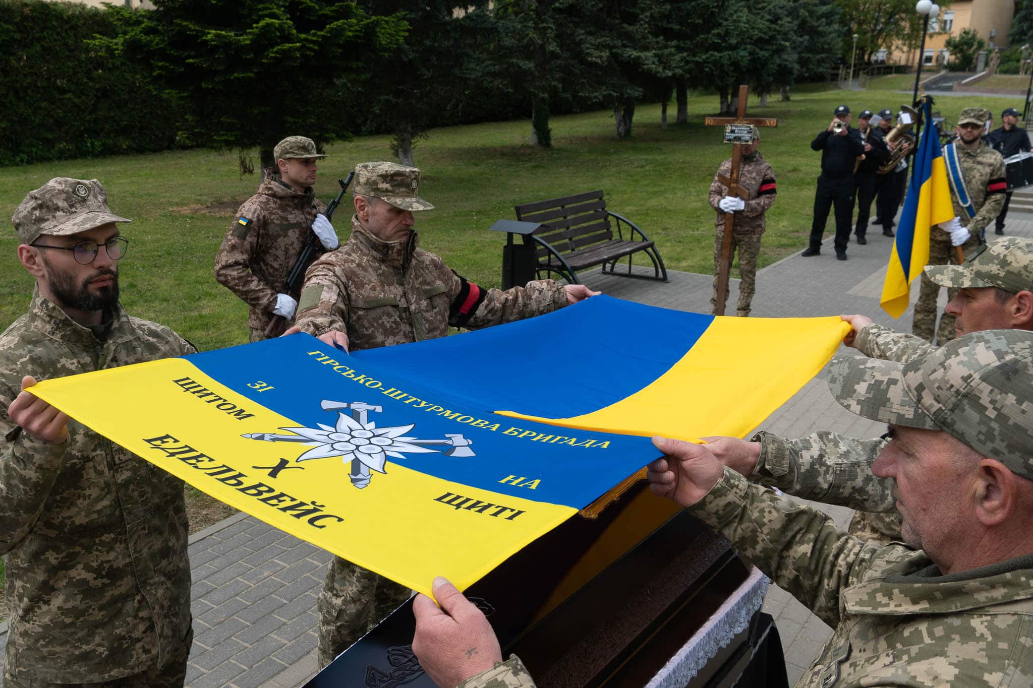 В Ужгороді попрощалися із 50-річним солдатом Віктором Зацариніним