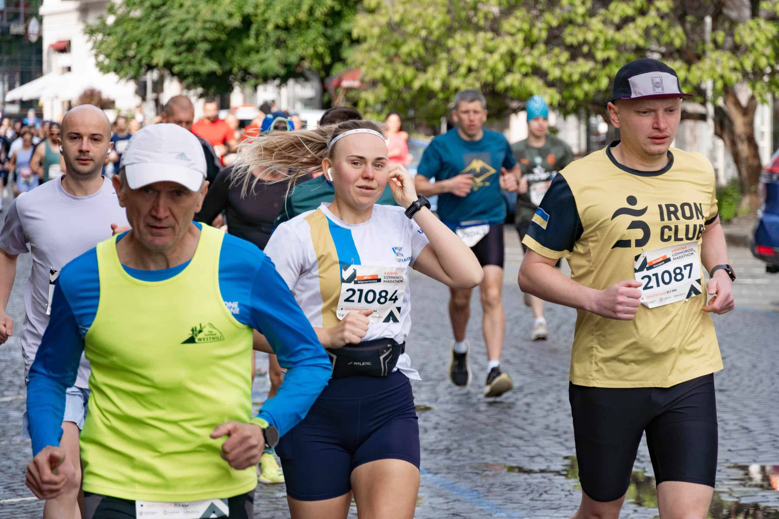 Понад 1000 людей долучилися сьогодні до Krayna Uzhhorod Marathon
