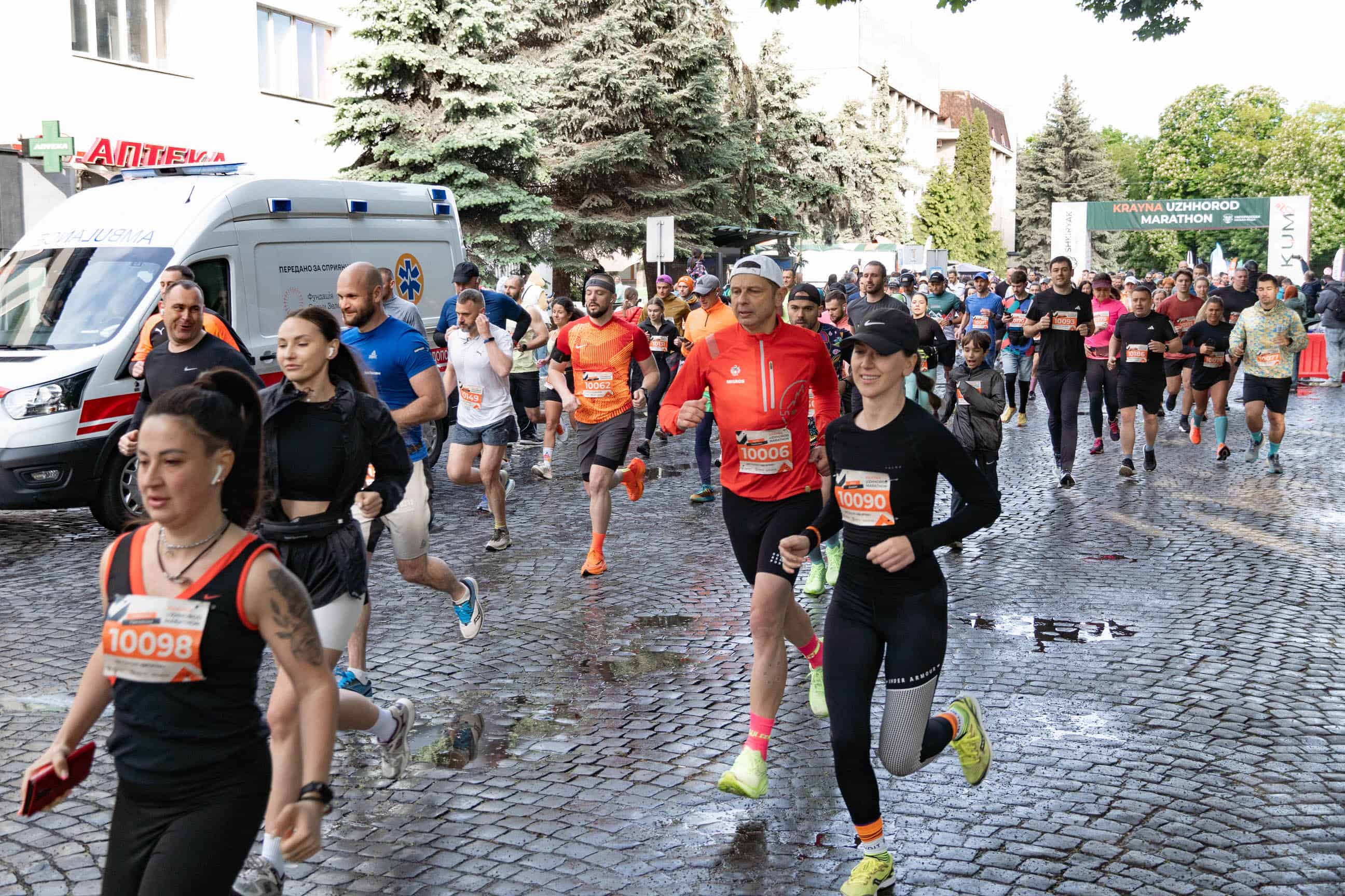 Понад 1000 людей долучилися сьогодні до Krayna Uzhhorod Marathon