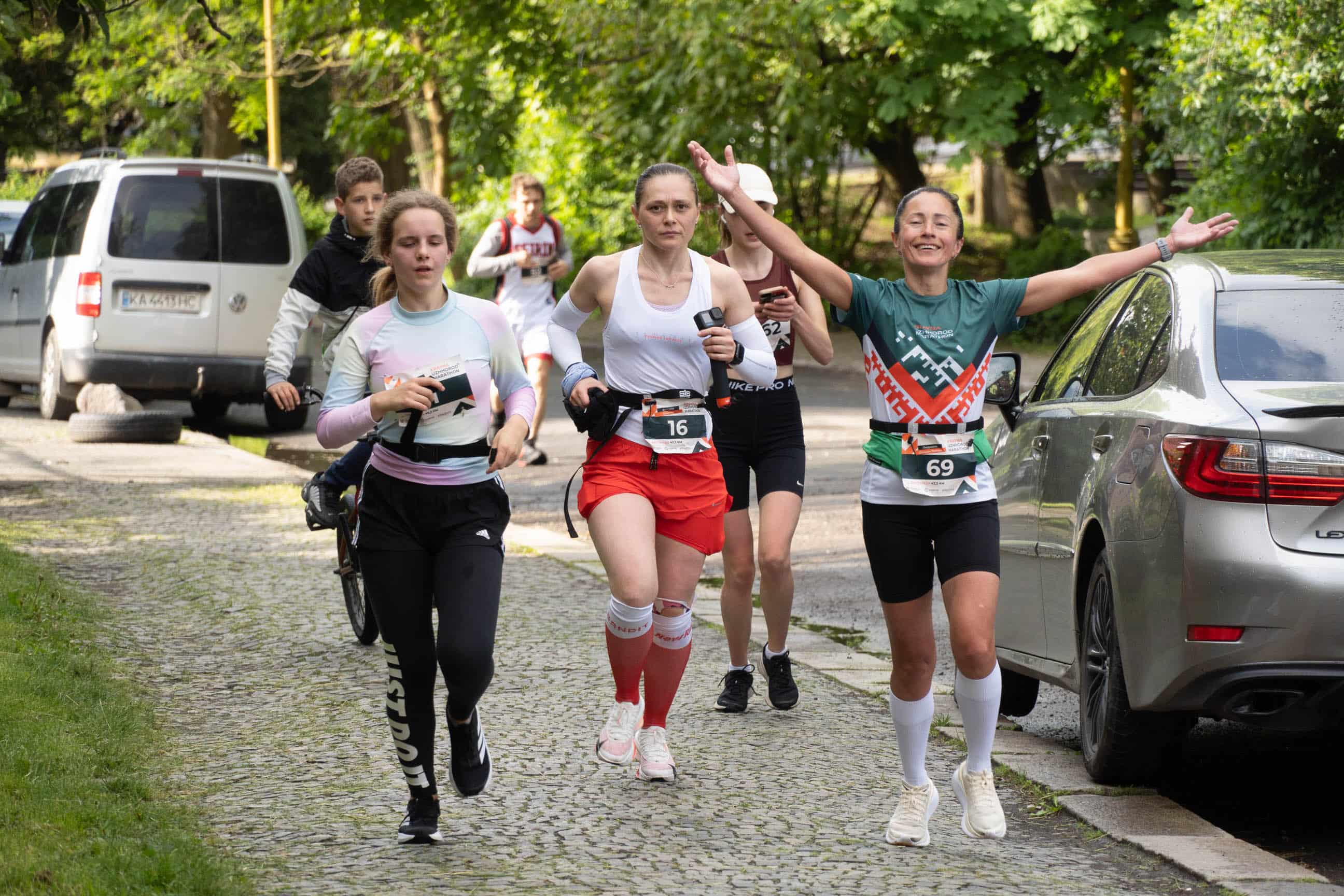 Понад 1000 людей долучилися сьогодні до Krayna Uzhhorod Marathon