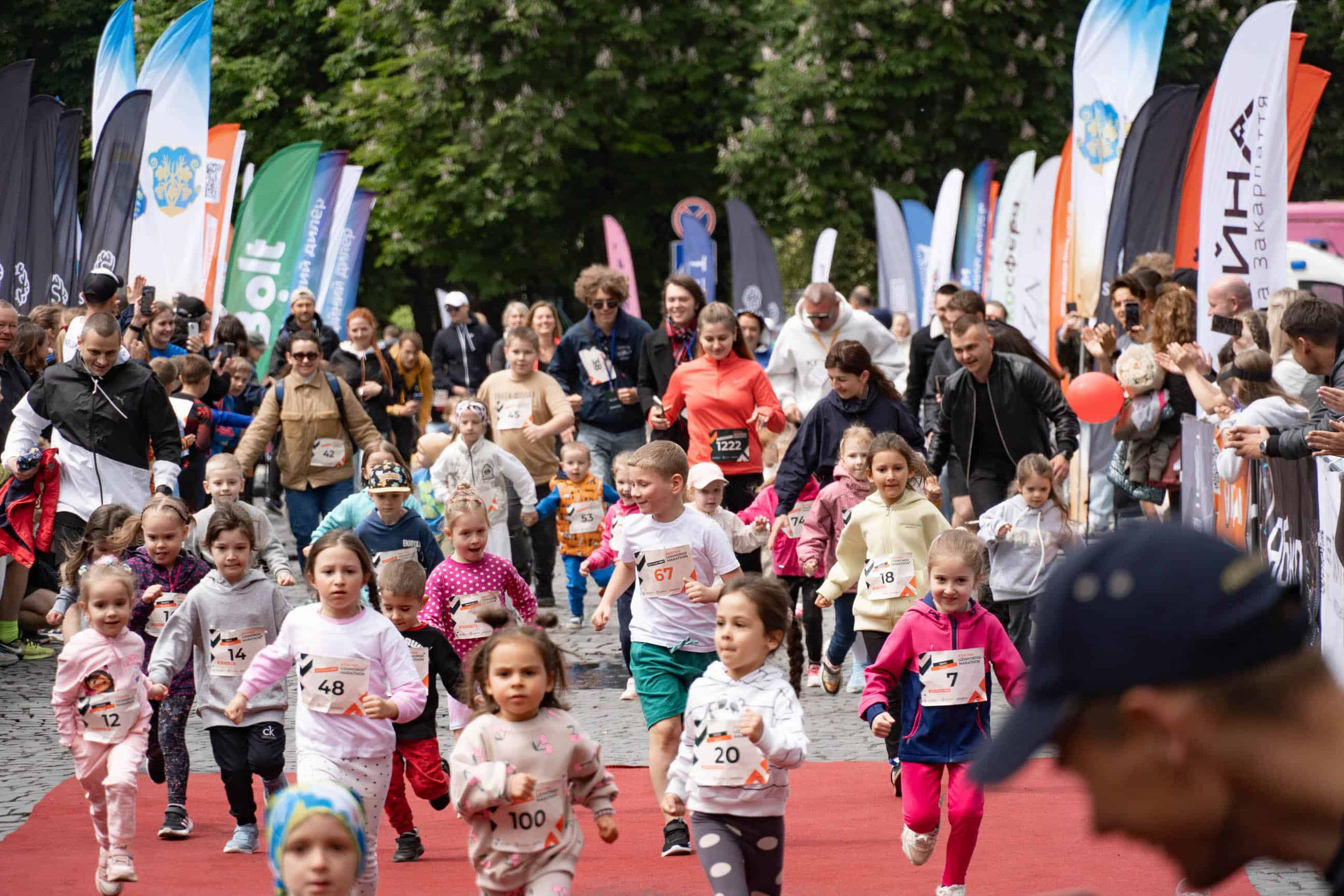 Понад 1000 людей долучилися сьогодні до Krayna Uzhhorod Marathon