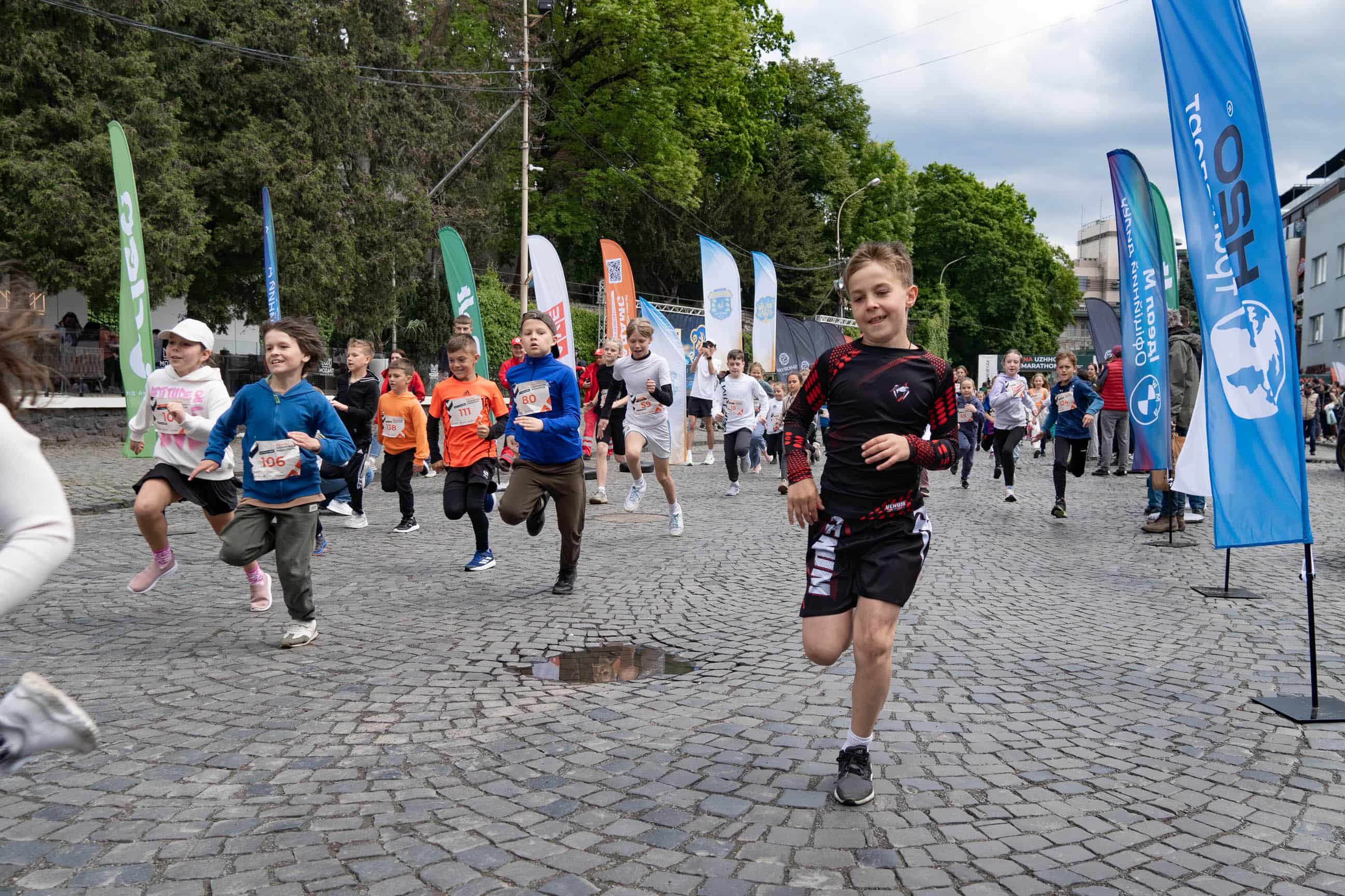 Понад 1000 людей долучилися сьогодні до Krayna Uzhhorod Marathon