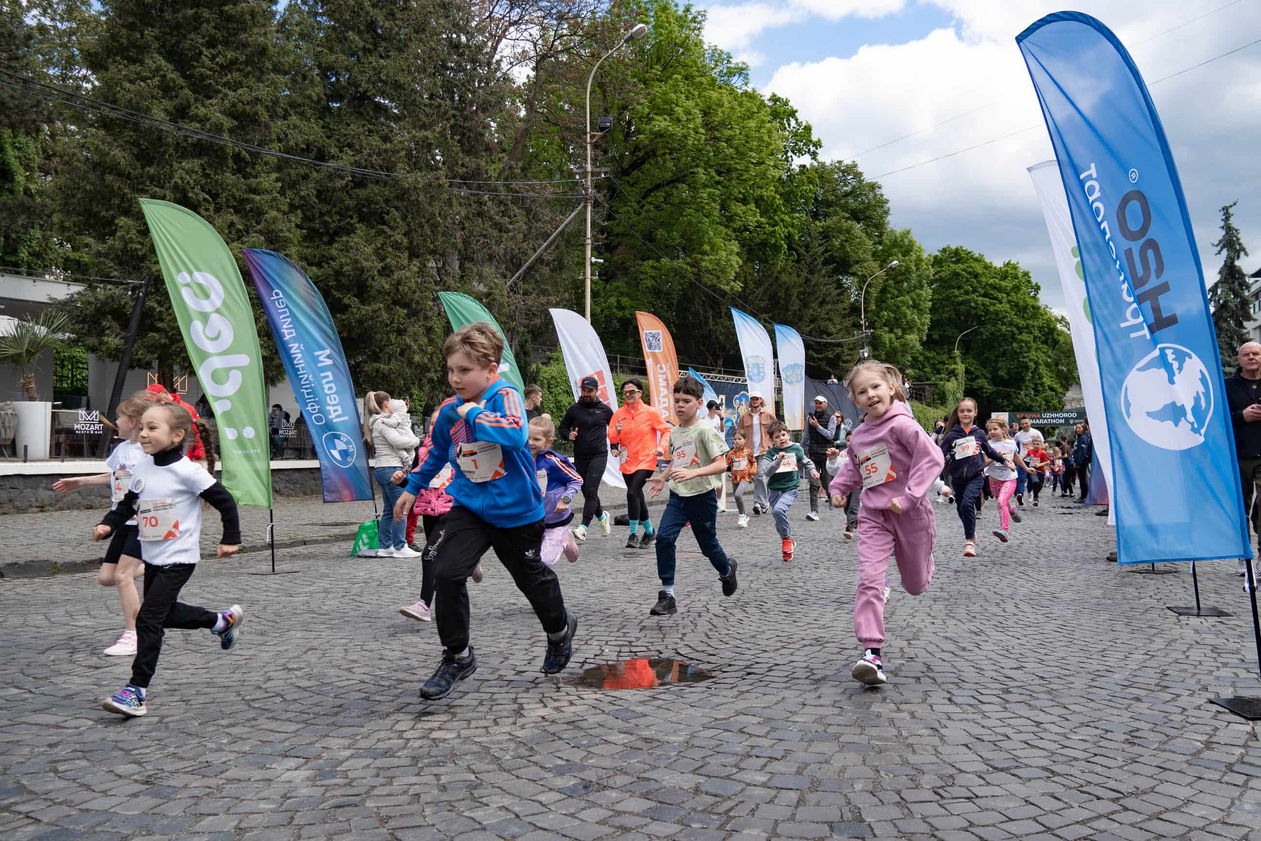 Понад 1000 людей долучилися сьогодні до Krayna Uzhhorod Marathon