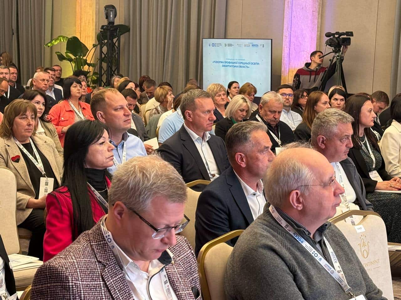 Громадські обговорення щодо реформи профільної старшої школи в контексті її впровадження на Закарпатті тривають сьогодні в Ужгороді