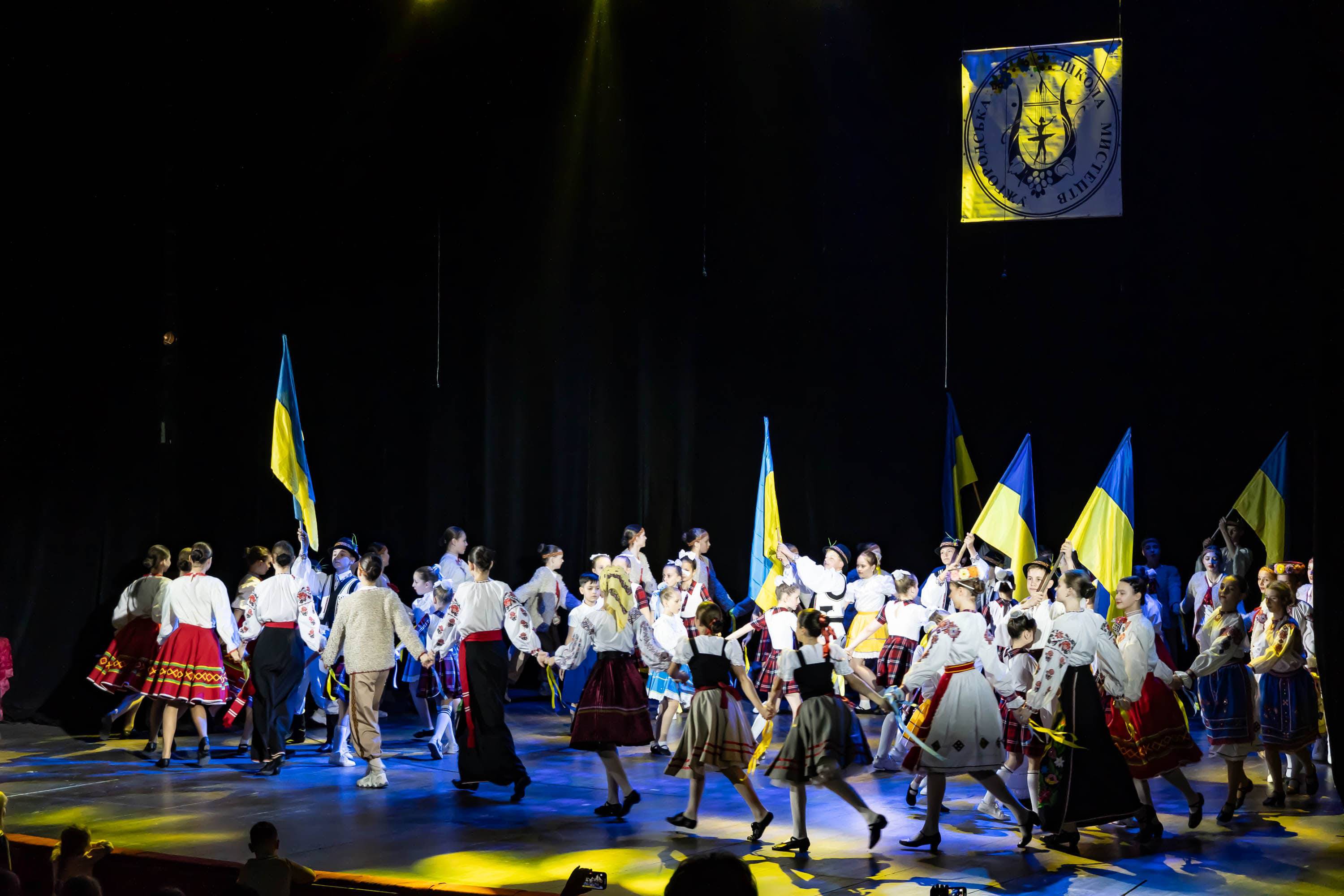 Ужгородська школа мистецтв завершила ювілейний навчальний рік: 68 випускників отримали свідоцтва