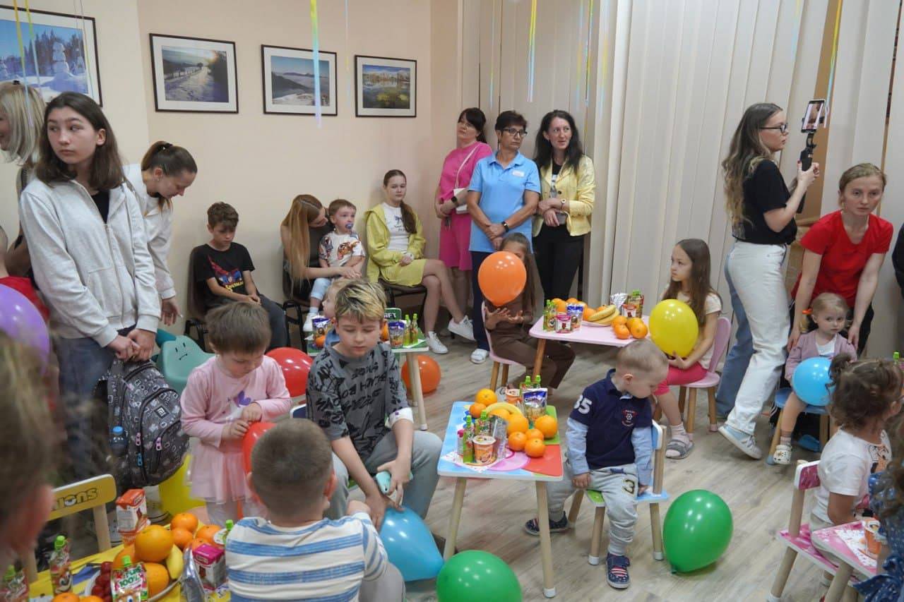 Маленькі пацієнти Ужгородської міської багатопрофільної клінічної лікарні «Клінічна дитяча лікарня» зустріли початок літа
