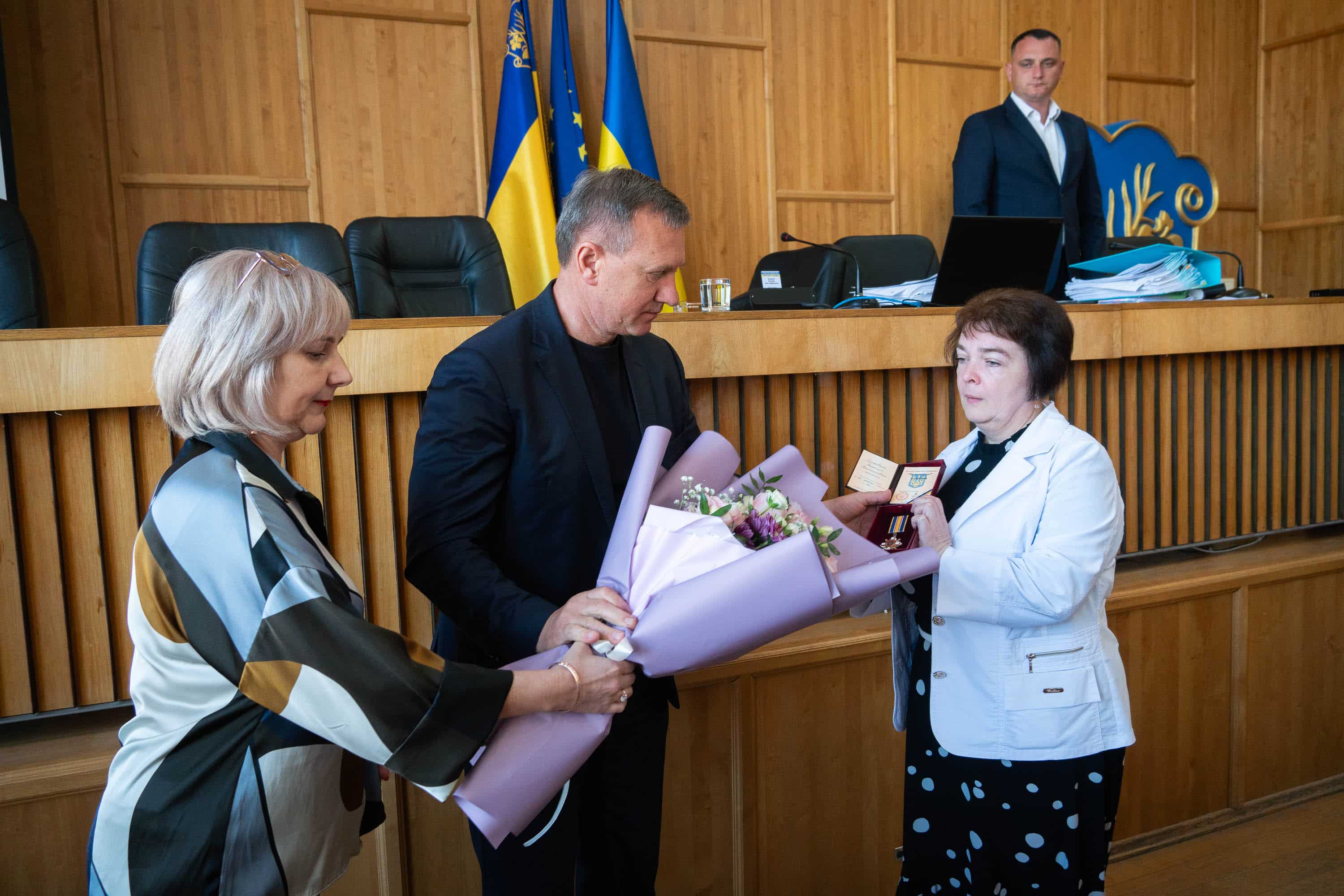 Ордени «За мужність» ІІІ ступеня (посмертно) рідним загиблих Захисників вручив міський голова Богдан Андріїв