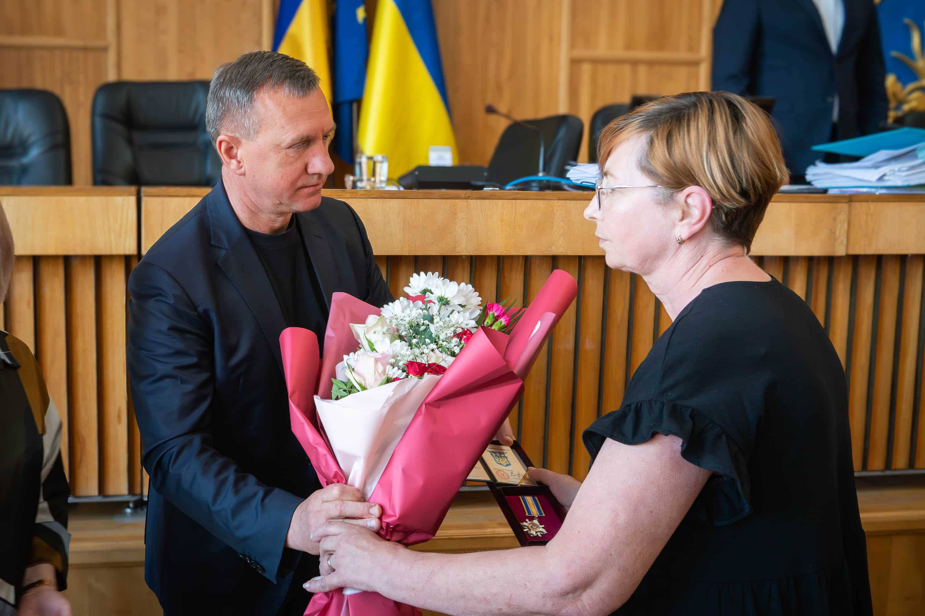 Ордени «За мужність» ІІІ ступеня (посмертно) рідним загиблих Захисників вручив міський голова Богдан Андріїв