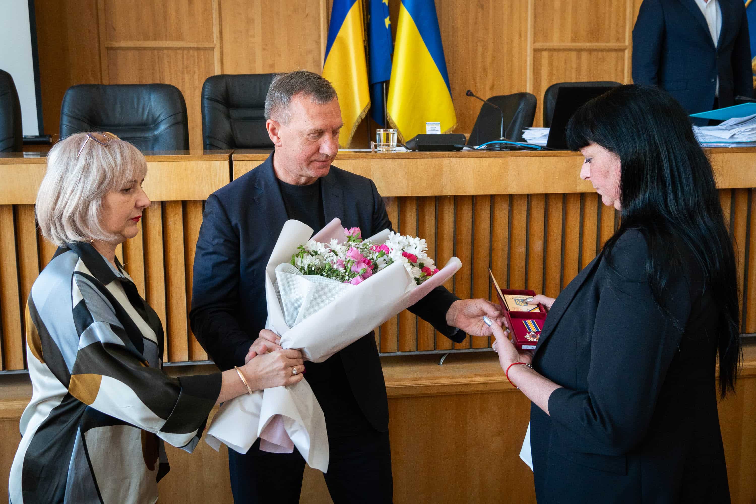 Ордени «За мужність» ІІІ ступеня (посмертно) рідним загиблих Захисників вручив міський голова Богдан Андріїв
