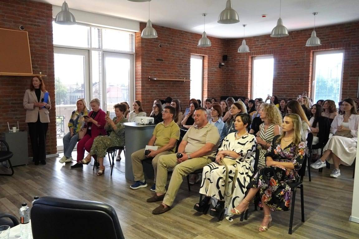 В Ужгороді презентували результати проєкту підтримки жіночого підприємництва «ПОВІР»