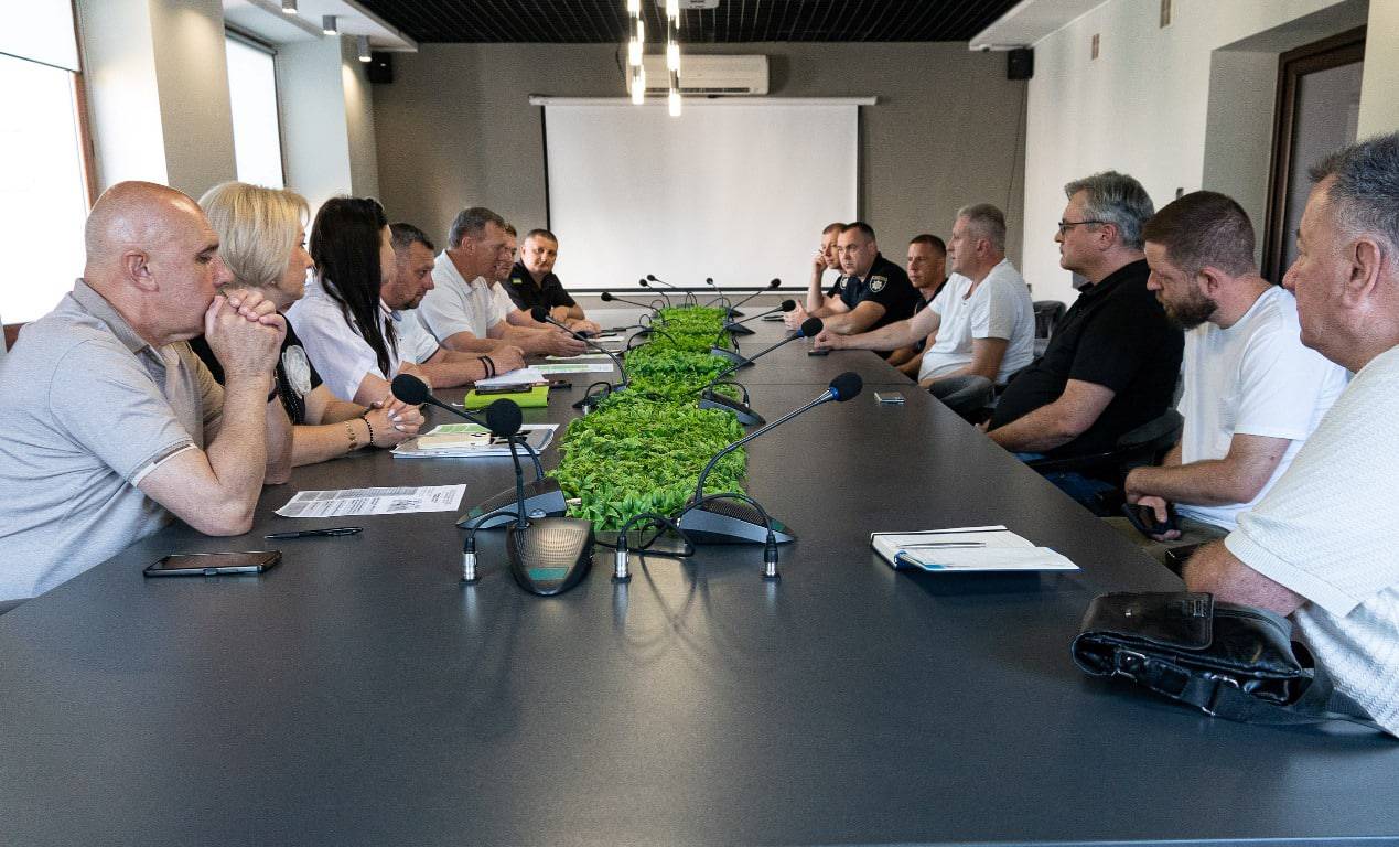 В Ужгородській міській раді обговорили координацію дій щодо боротьби зі стихійною торгівлею