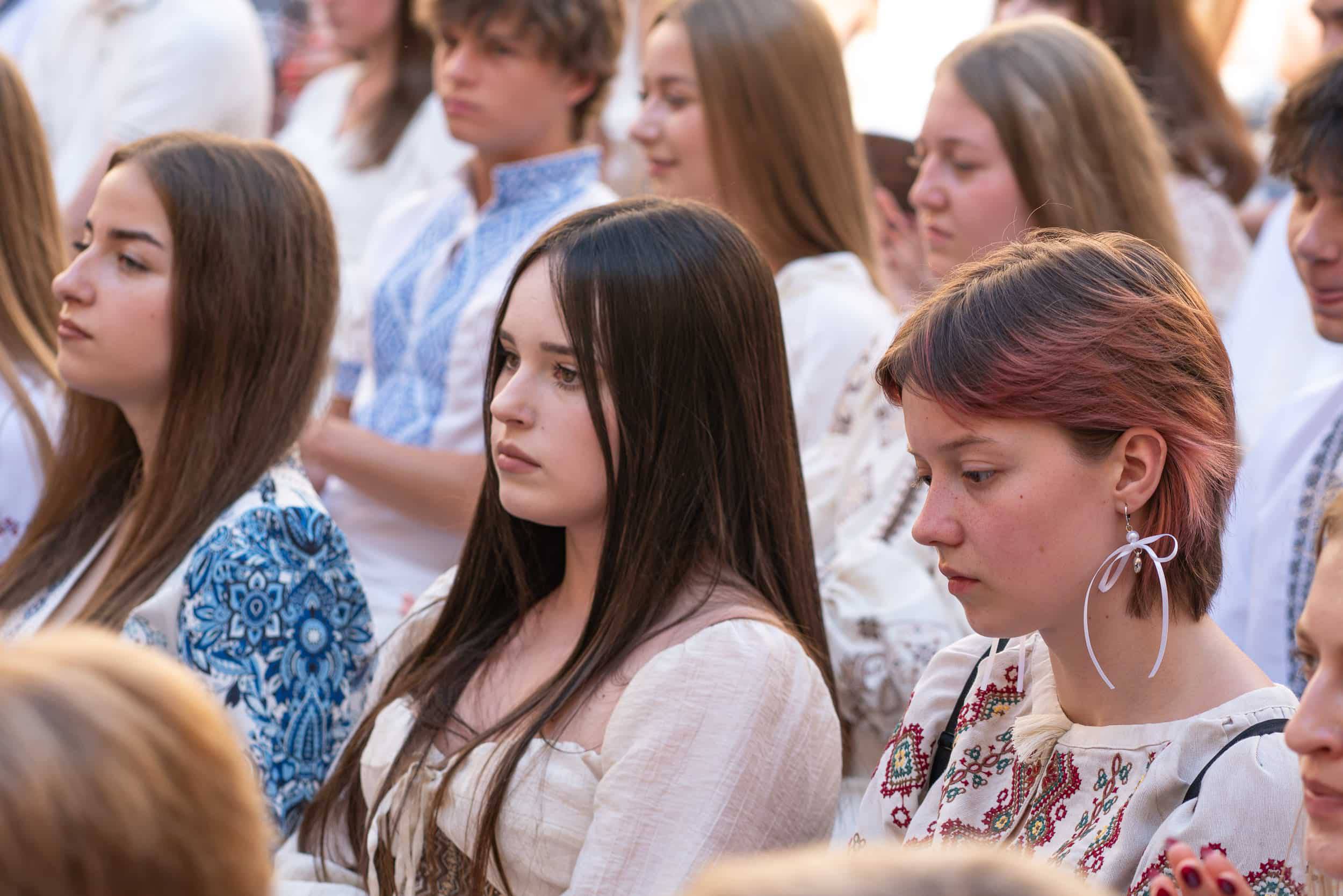 178 ужгородських одинадцятикласників отримали цьогоріч свідоцтва з відзнакою
