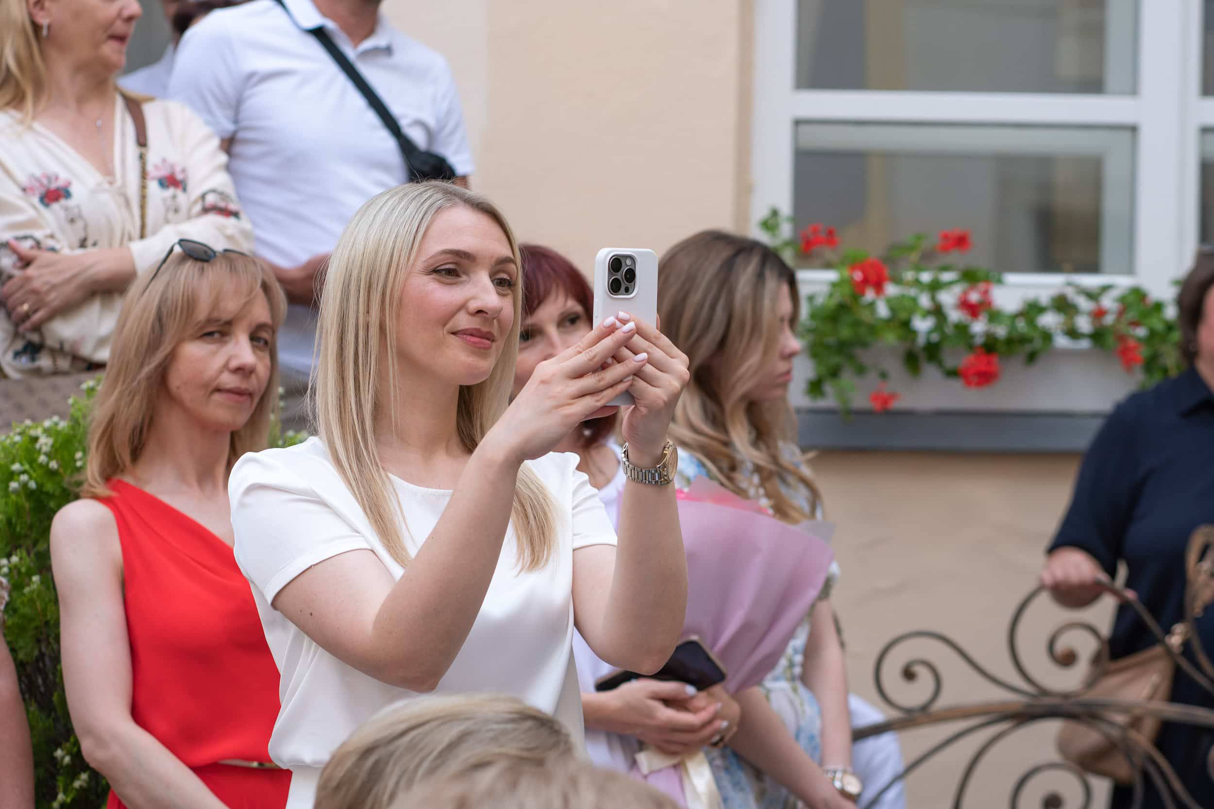 178 ужгородських одинадцятикласників отримали цьогоріч свідоцтва з відзнакою