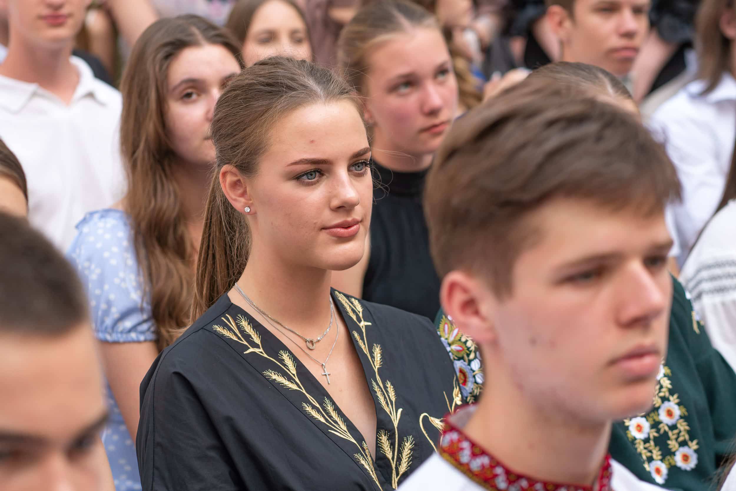 178 ужгородських одинадцятикласників отримали цьогоріч свідоцтва з відзнакою