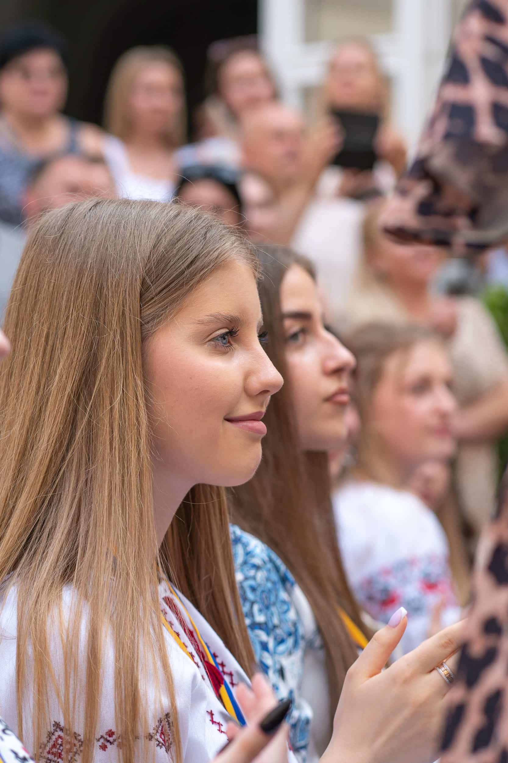 178 ужгородських одинадцятикласників отримали цьогоріч свідоцтва з відзнакою