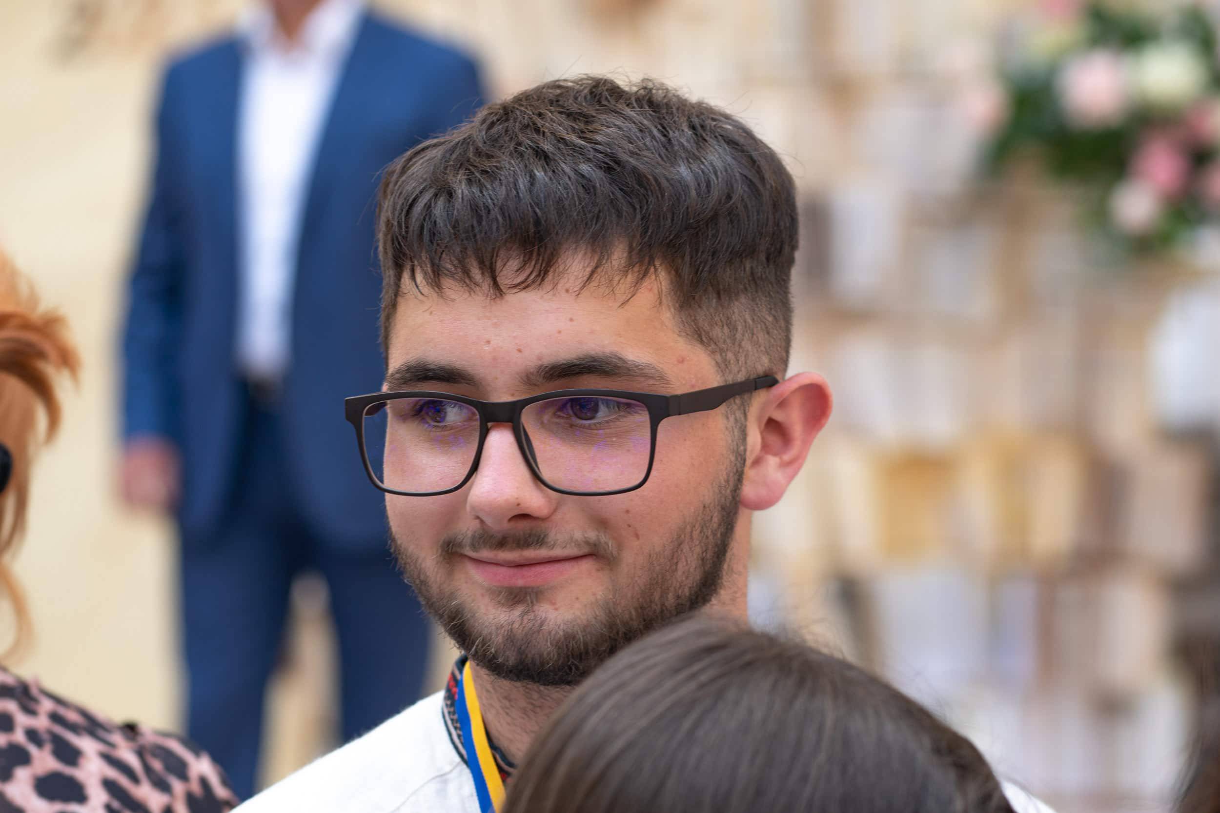 178 ужгородських одинадцятикласників отримали цьогоріч свідоцтва з відзнакою