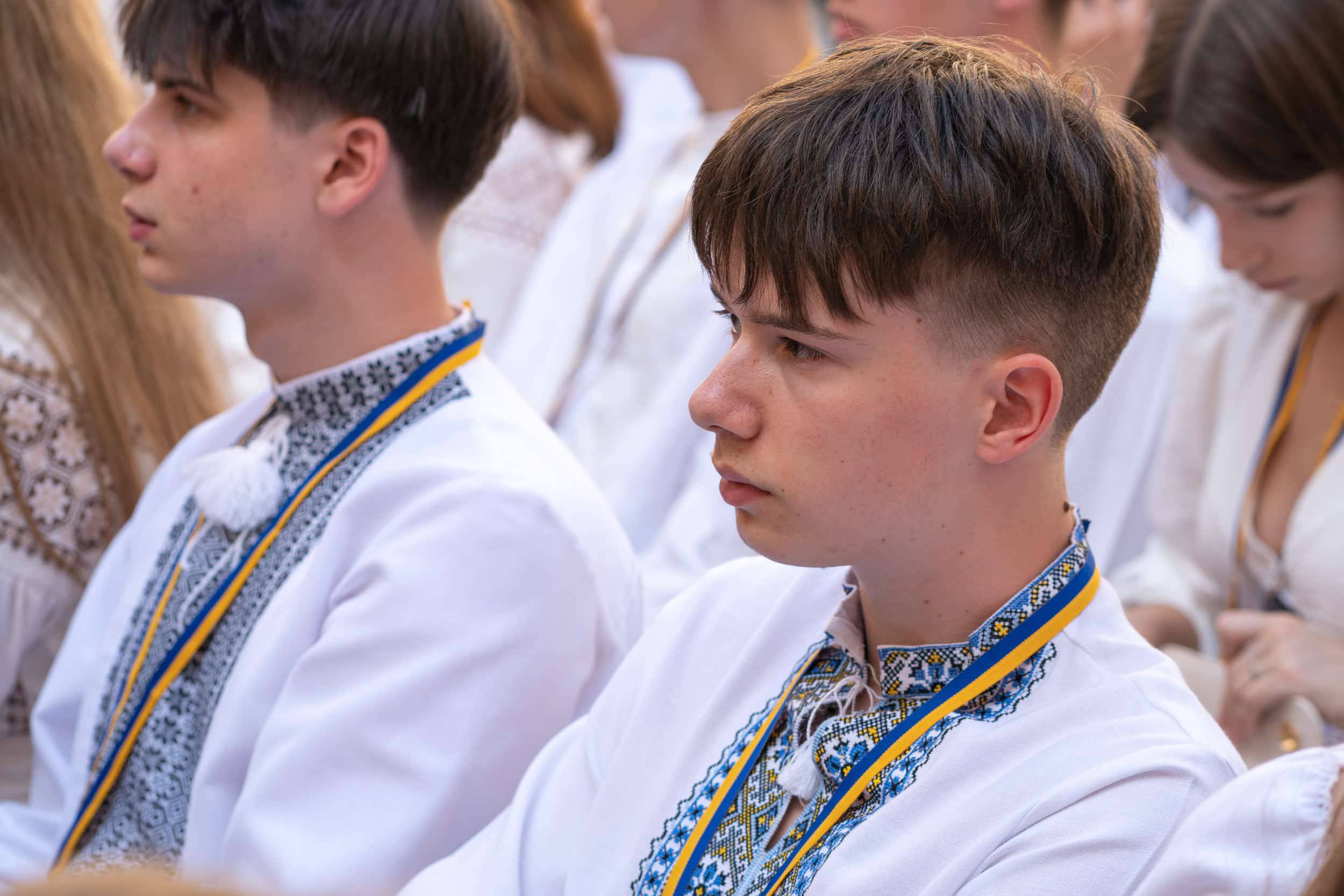 178 ужгородських одинадцятикласників отримали цьогоріч свідоцтва з відзнакою