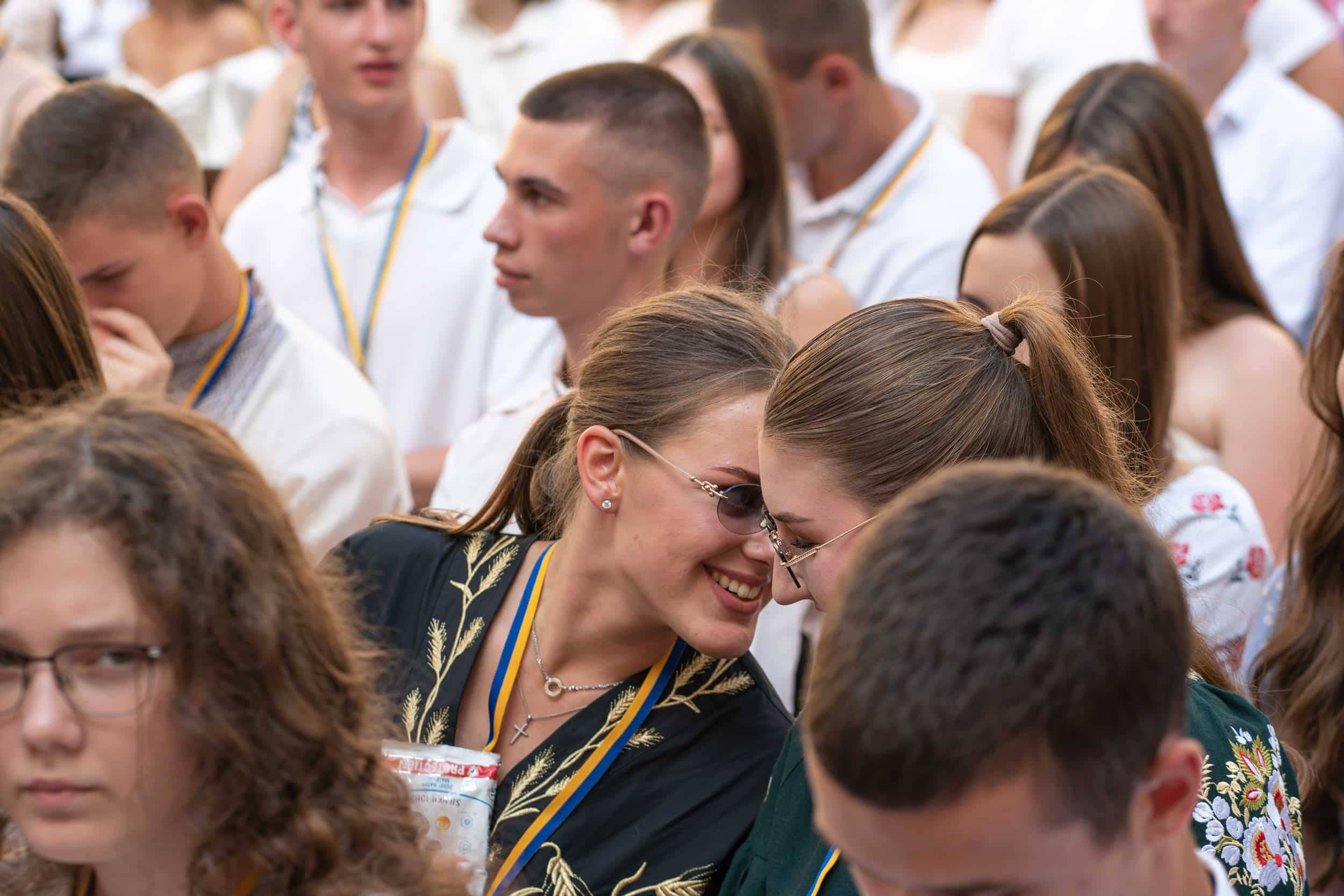 178 ужгородських одинадцятикласників отримали цьогоріч свідоцтва з відзнакою