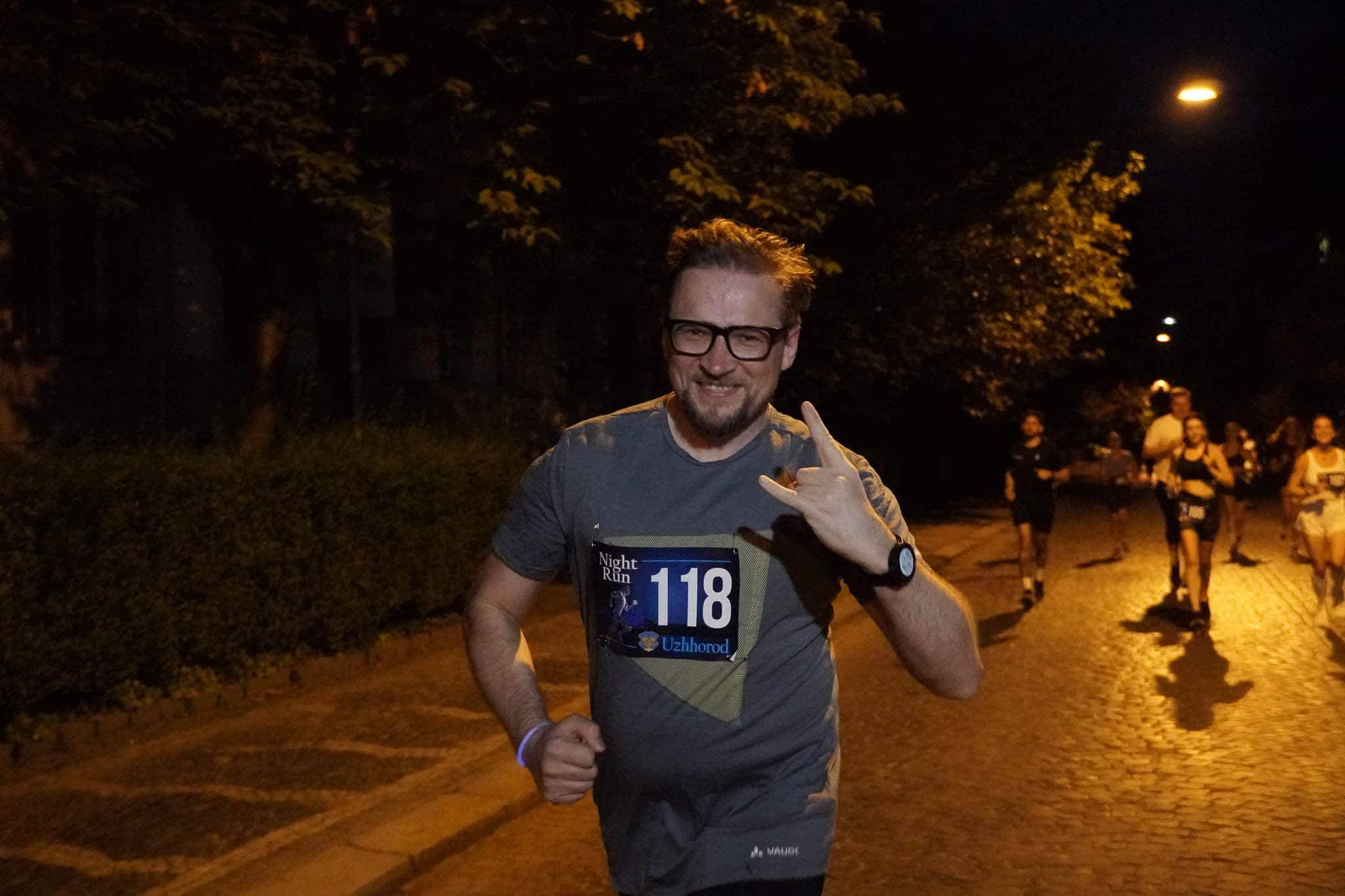 50 700 гривень для ЗСУ: благодійний «Uzhhorod Night Run» об’єднав ужгородців
