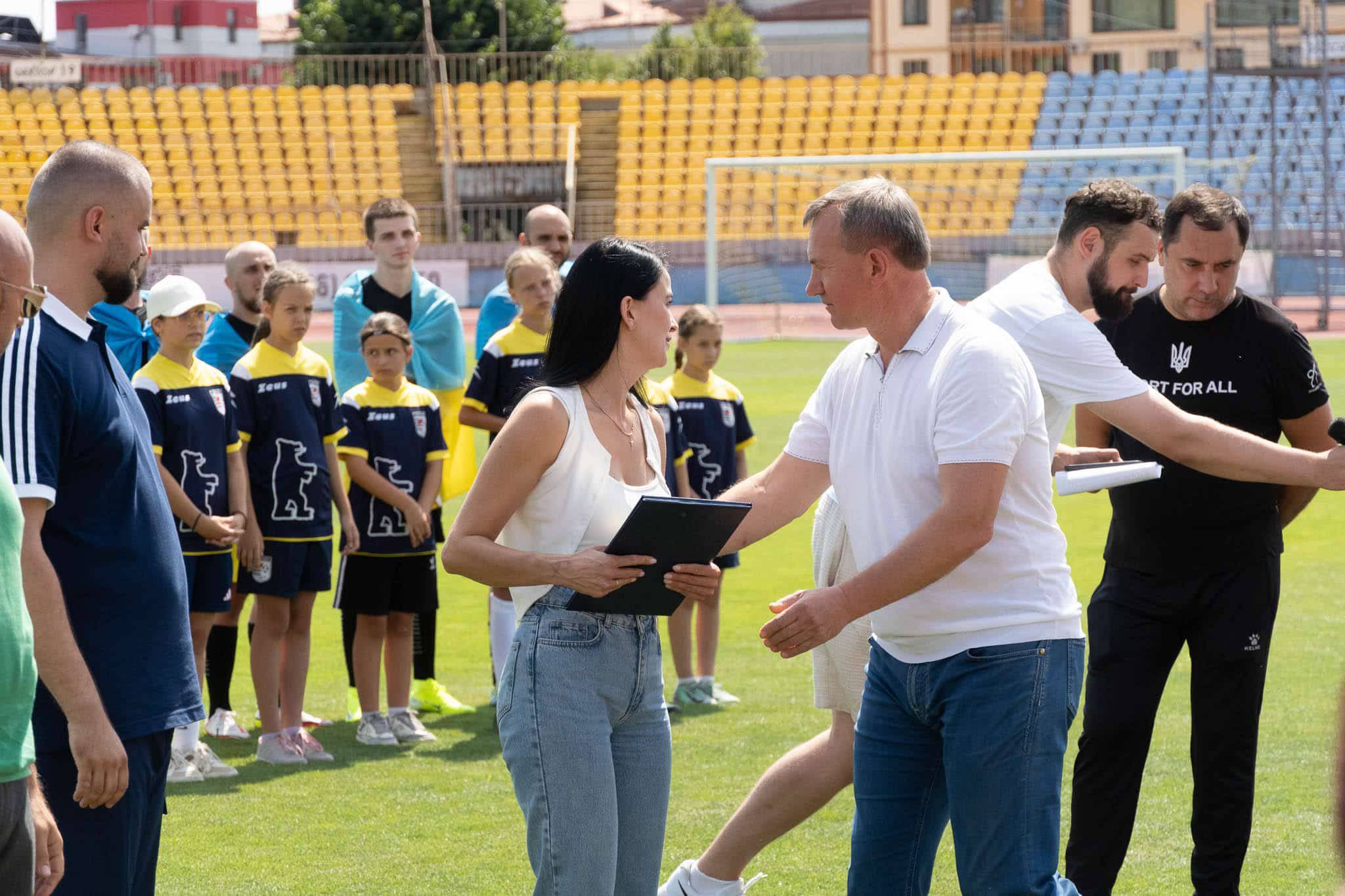 Матч памʼяті Героя України Анатолія Тегзи відбувся на стадіоні «Авангард» в Ужгороді