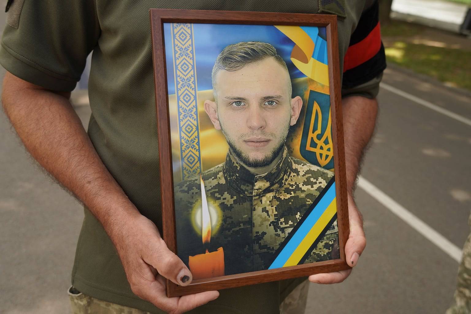 Після двох років у списках зниклих безвісти – сьогодні, 30 липня, в Ужгороді провели в останню путь солдата Олександра Ануфрія