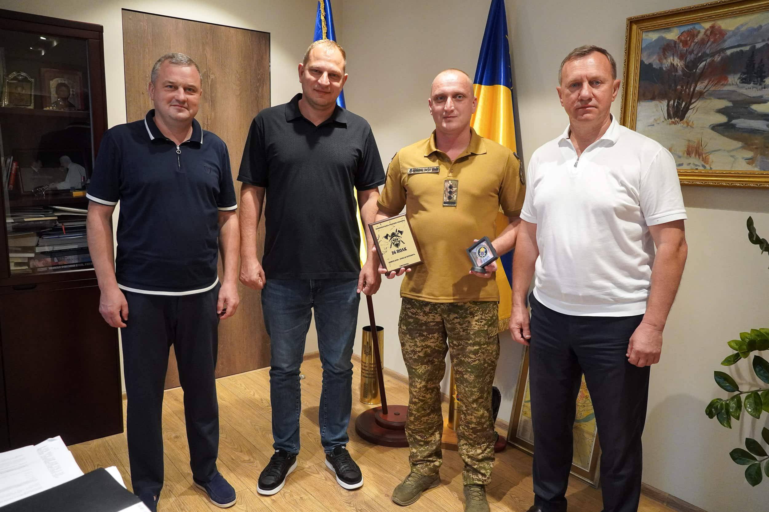Міський голова Богдан Андріїв зустрівся з командиром військової частини 3115 Національної гвардії України Сергієм Лук’янчиковим