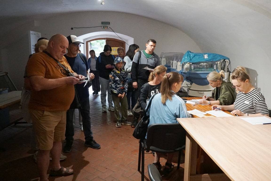 Центр гуманітарної допомоги «Совине гніздо» продовжує надавати допомогу переселенцям в Ужгороді