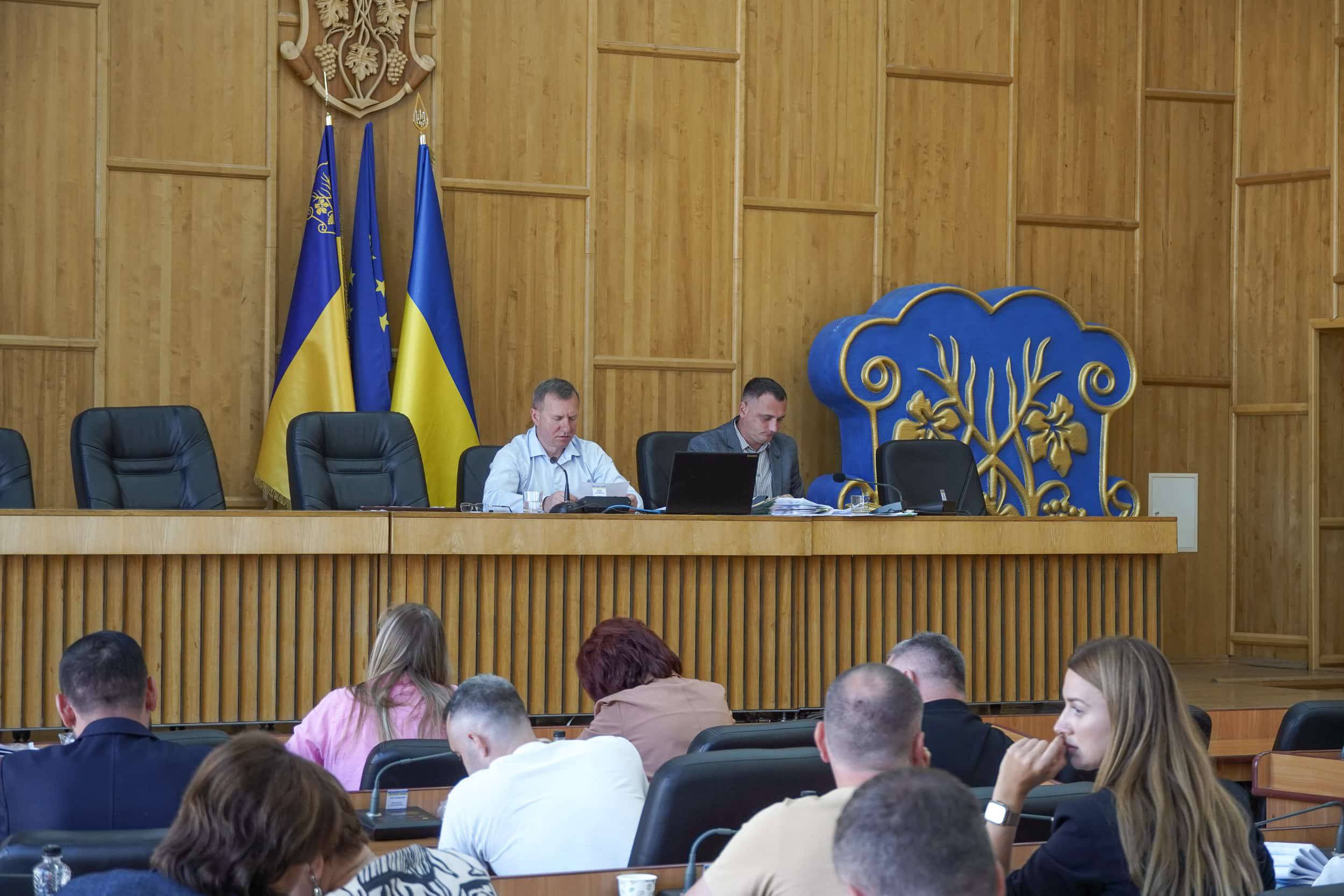 Виділення додаткових коштів на підтримку військових, допомога родинам загиблих Захисників, вшанування Героїв – ключові рішення сьогоднішньої сесії Ужгородської міської ради