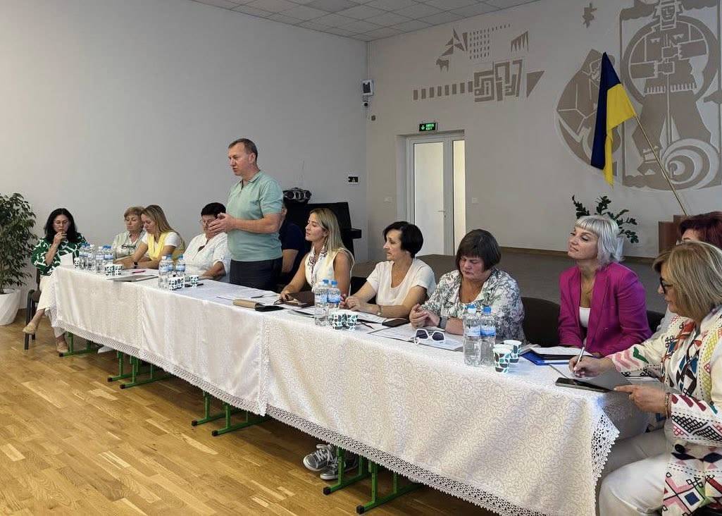 Розширене засідання колегії управління освіти Ужгородської міськради: акценти на безпеці та якості освіти