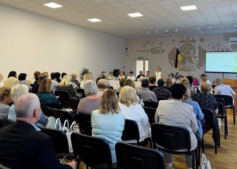 Розширене засідання колегії управління освіти Ужгородської міськради: акценти на безпеці та якості освіти