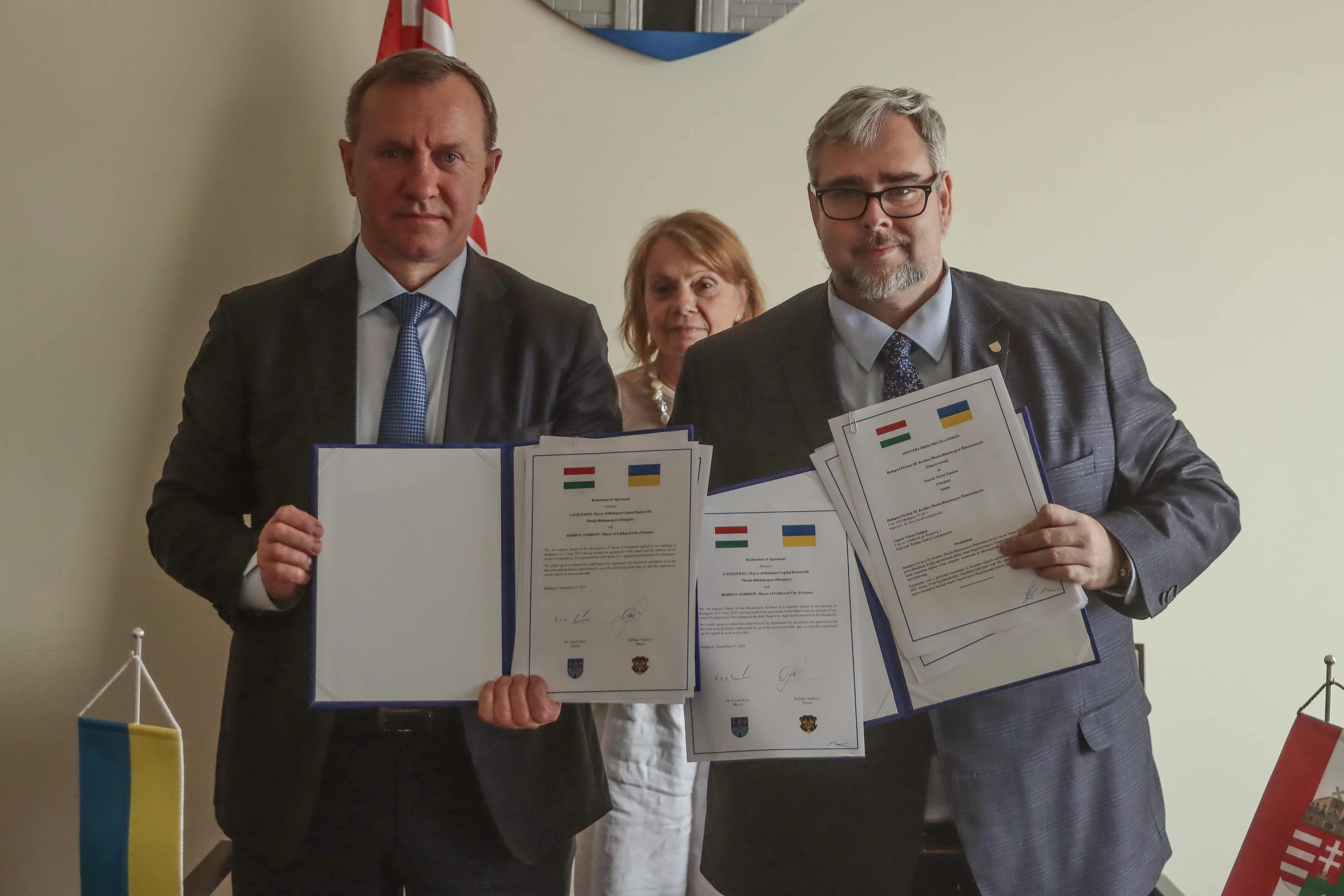 Під час робочого візиту в Угорщину міський голова Богдан Андріїв підписав угоду про співпрацю із ІІІ районом Будапешта Обуда-Бекашмедьєром