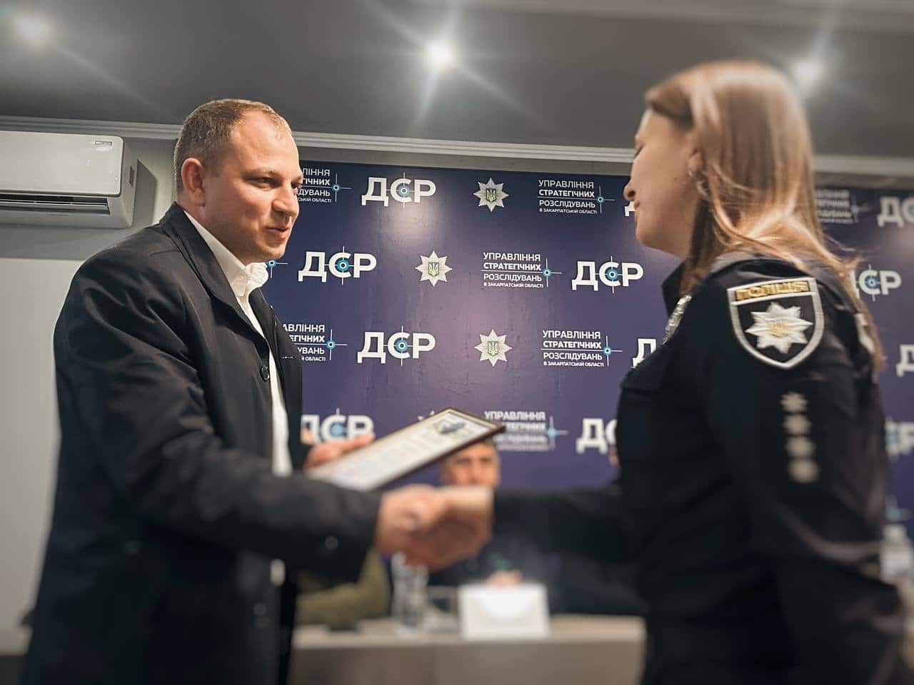 В Ужгороді привітали працівників Управління стратегічних розслідувань у Закарпатській області ДСР Нацполіції
