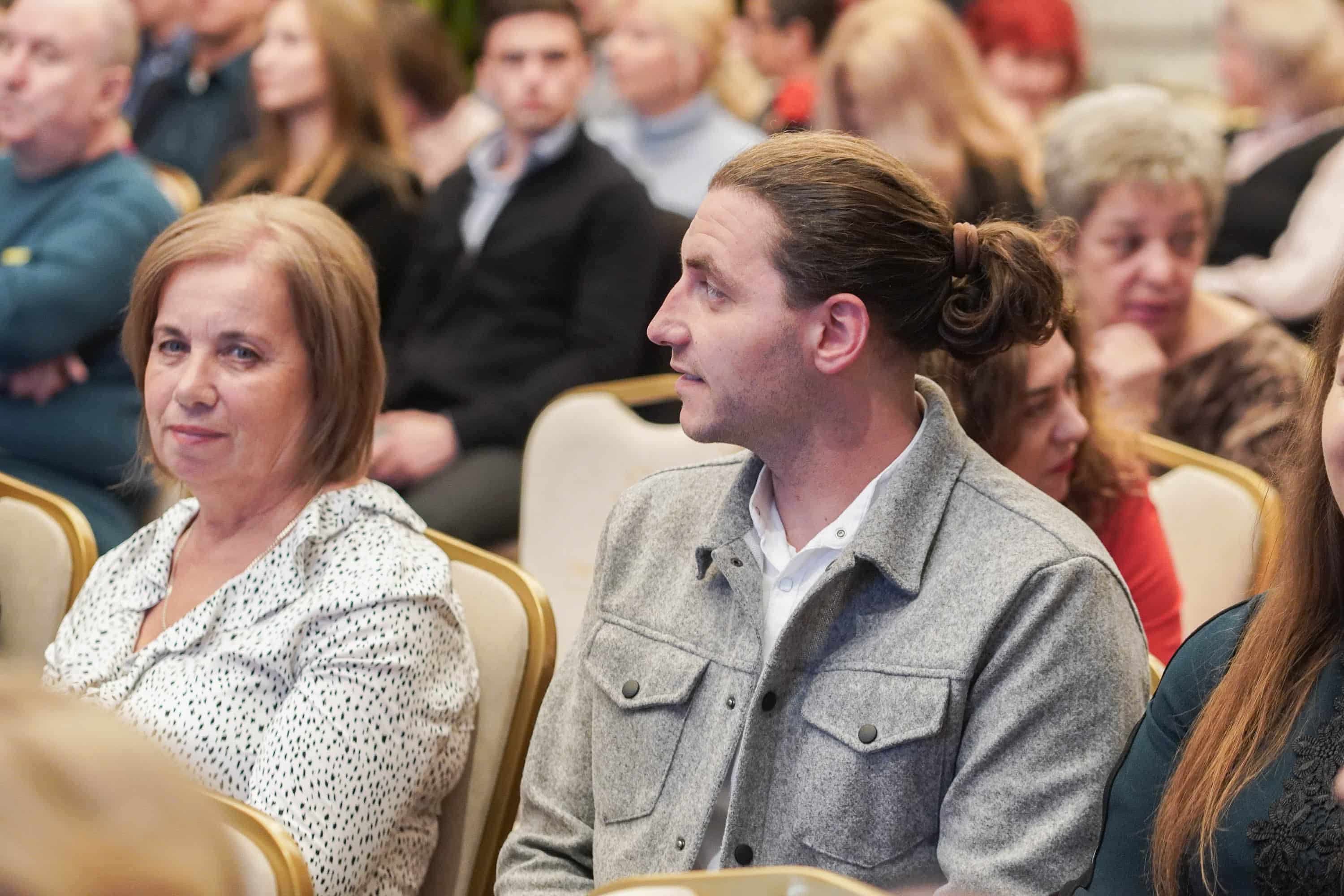 У переддень професійного свята: в Ужгороді привітали митців та діячів культури