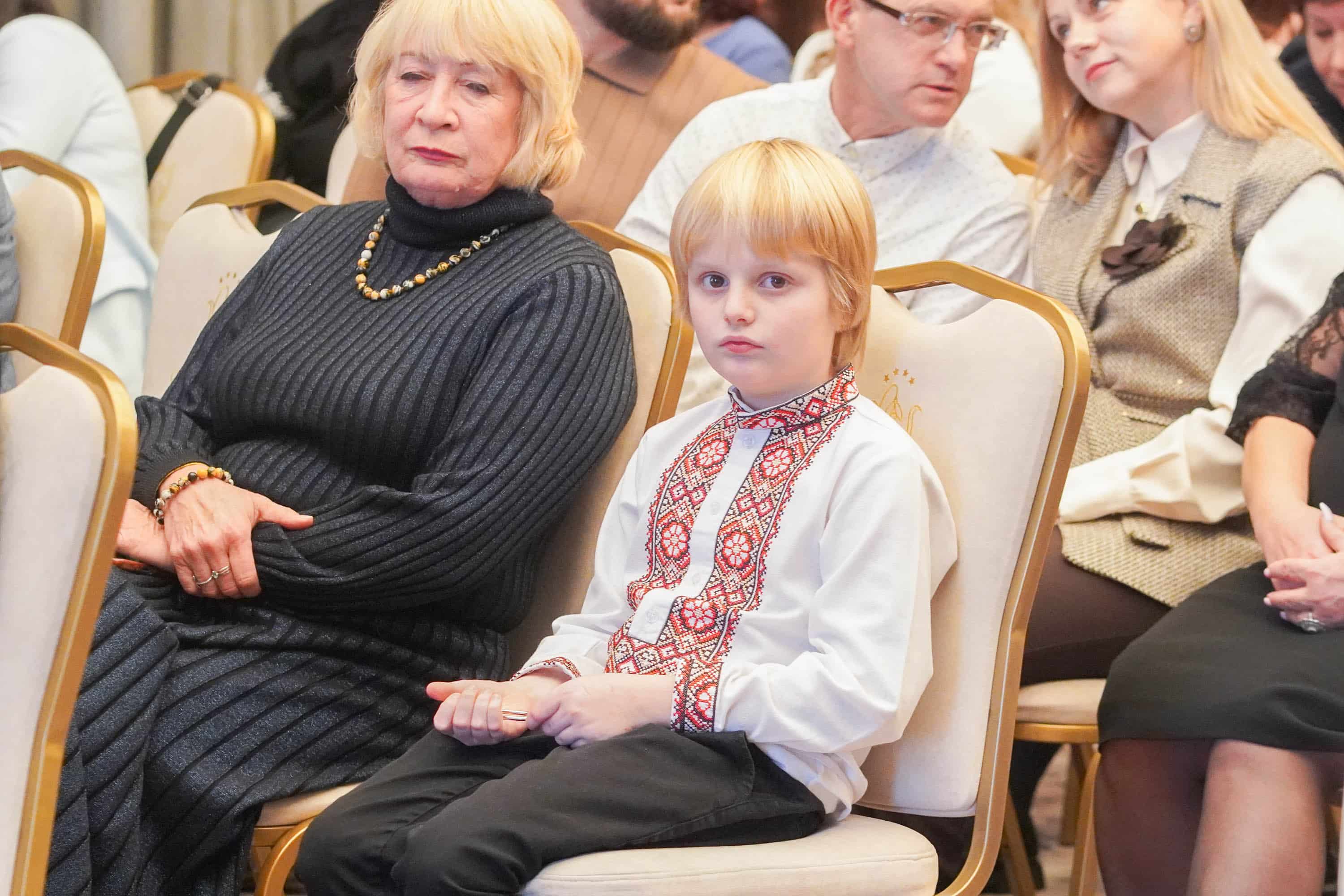 У переддень професійного свята: в Ужгороді привітали митців та діячів культури